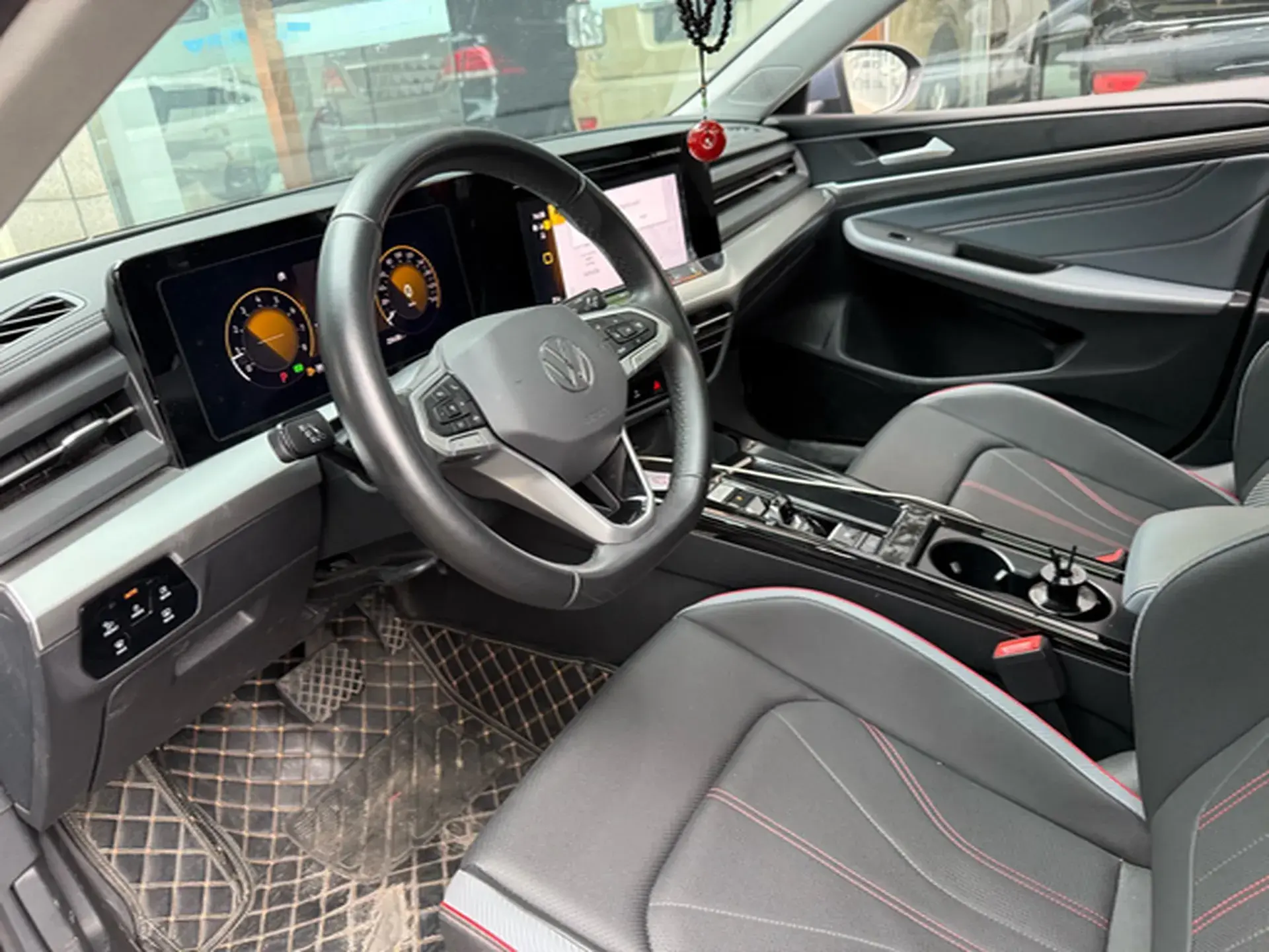 2023 VOLKSWAGEN LAMANDO thumbnail 3