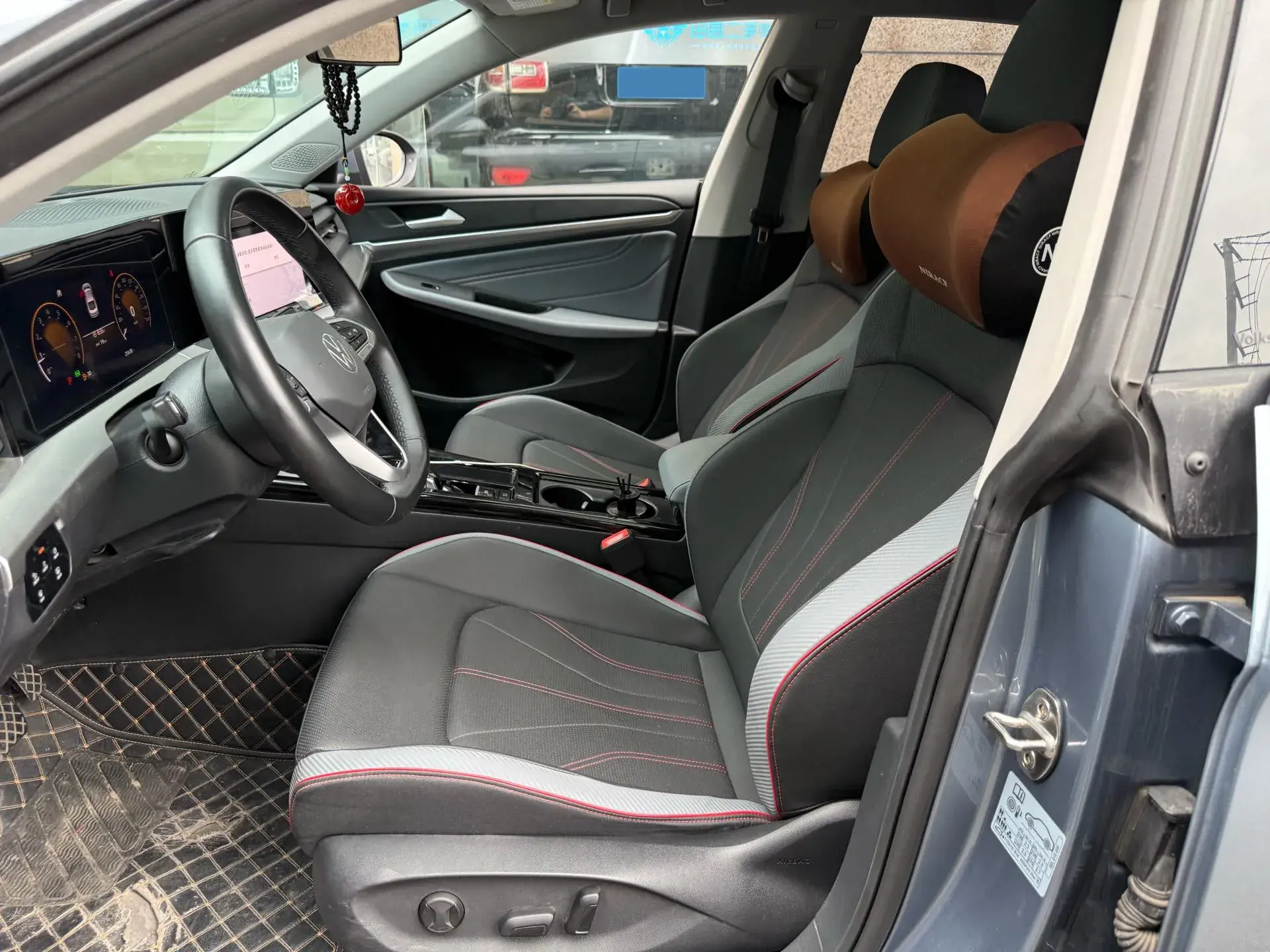 2023 VOLKSWAGEN LAMANDO thumbnail 4