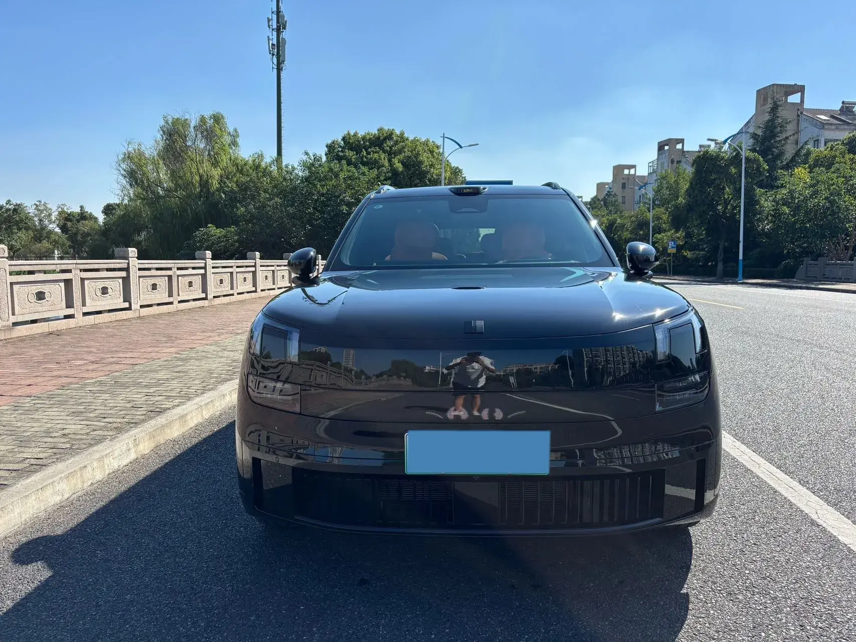 2025 LYNK&CO 900 thumbnail 2