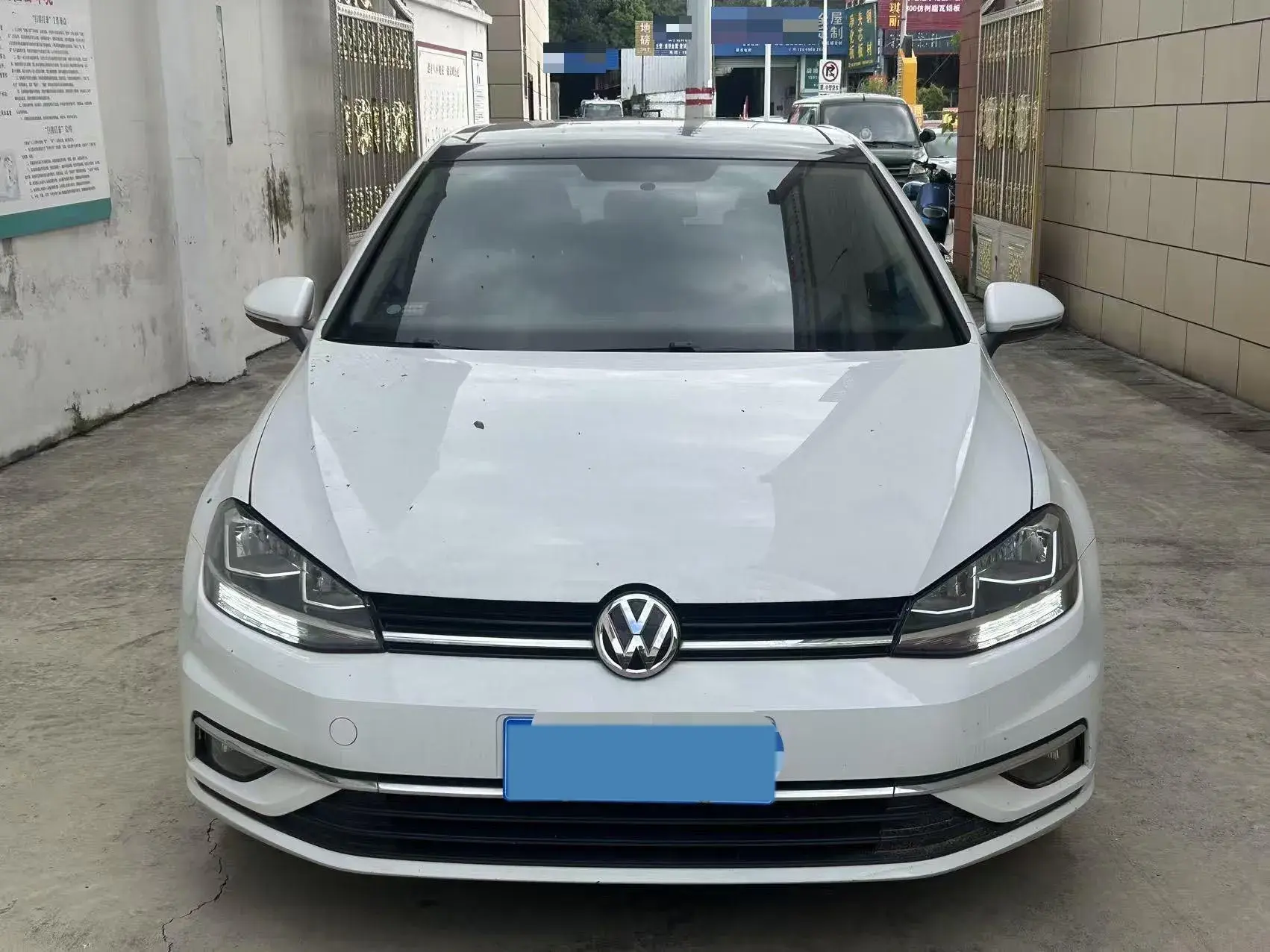 2018 VOLKSWAGEN GOLF thumbnail 2