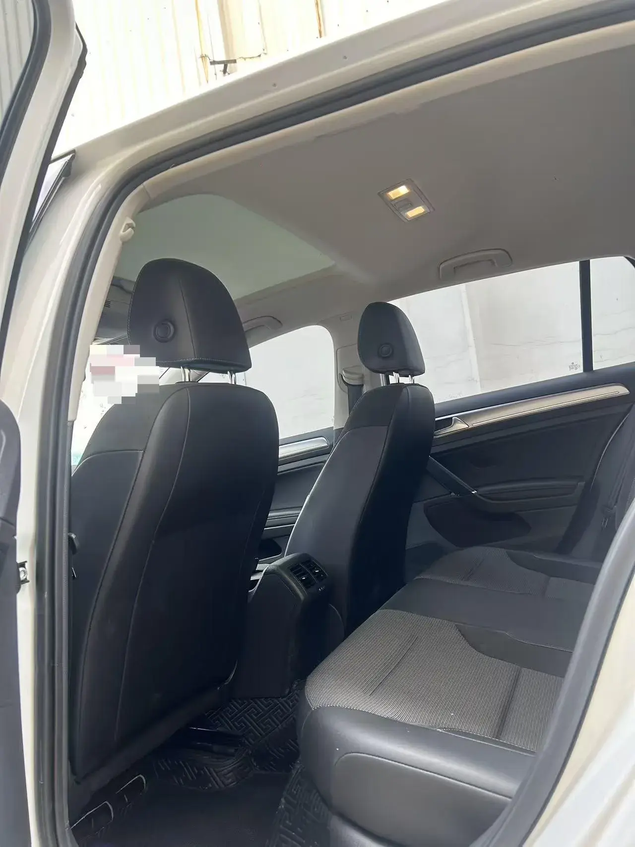 2018 VOLKSWAGEN GOLF thumbnail 4