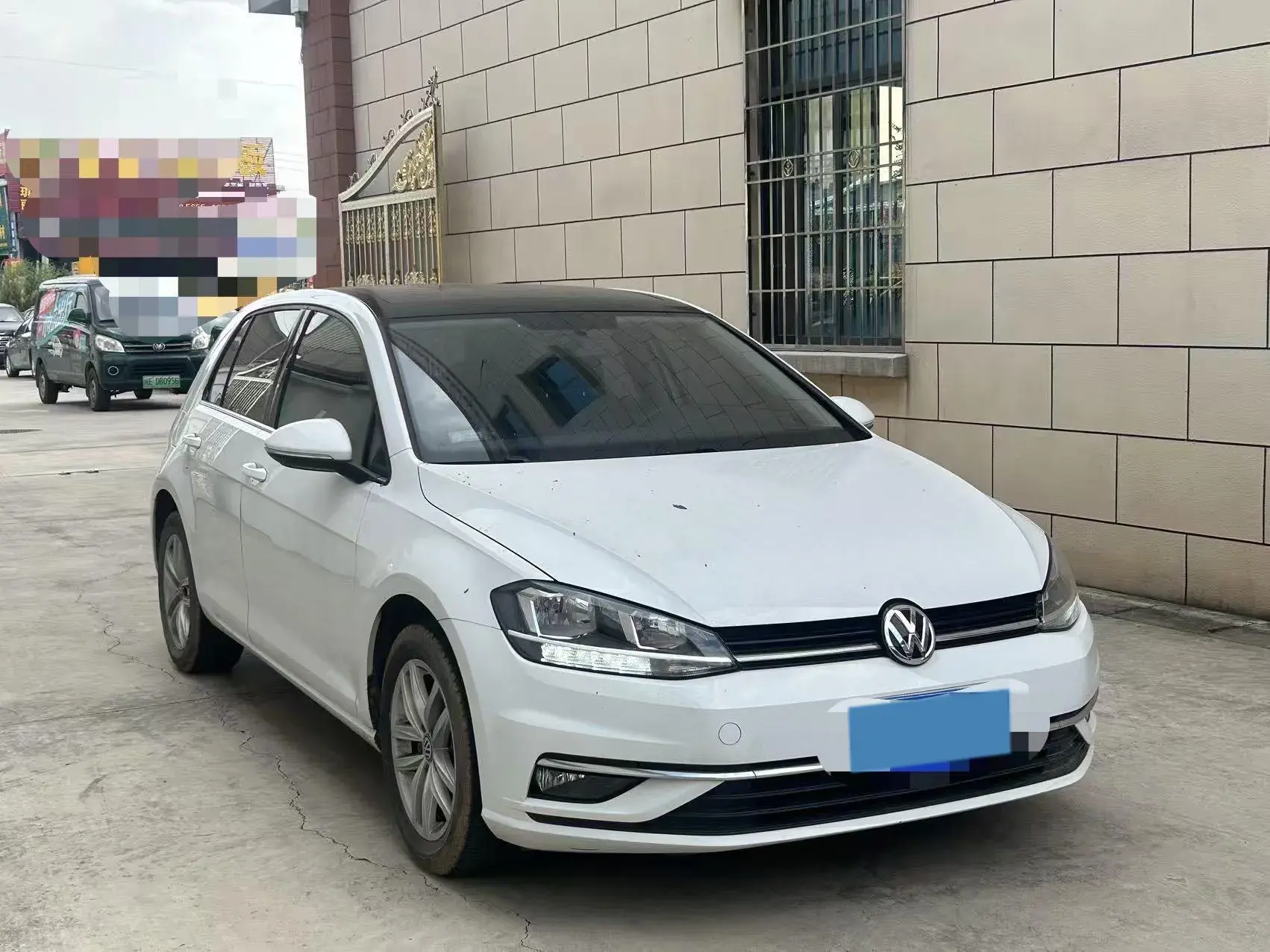 2018 VOLKSWAGEN GOLF thumbnail 3