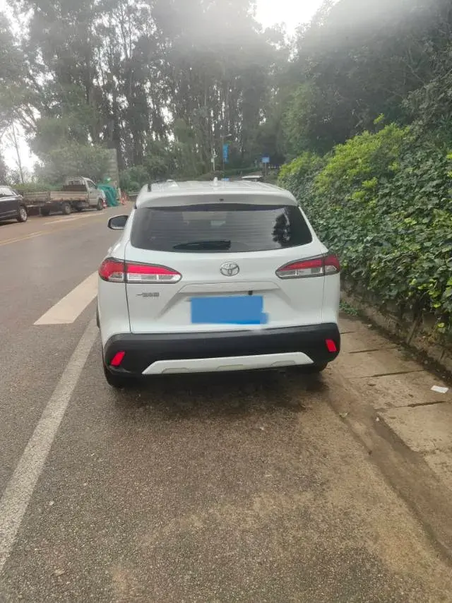 2023 TOYOTA COROLLA thumbnail 3