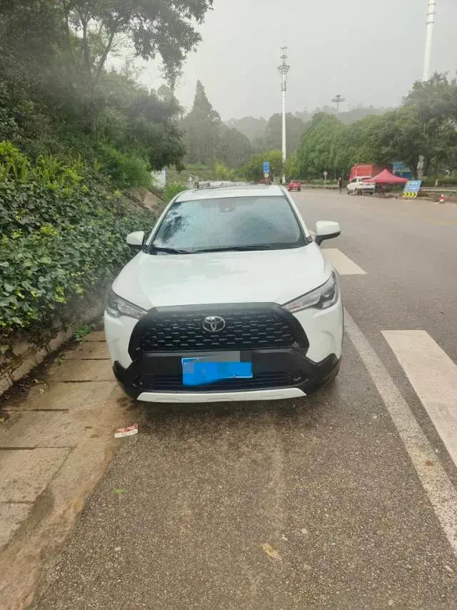 2023 TOYOTA COROLLA thumbnail 2