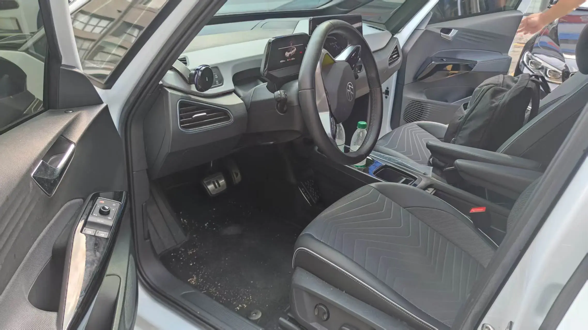 2023 VOLKSWAGEN ID.3 thumbnail 4