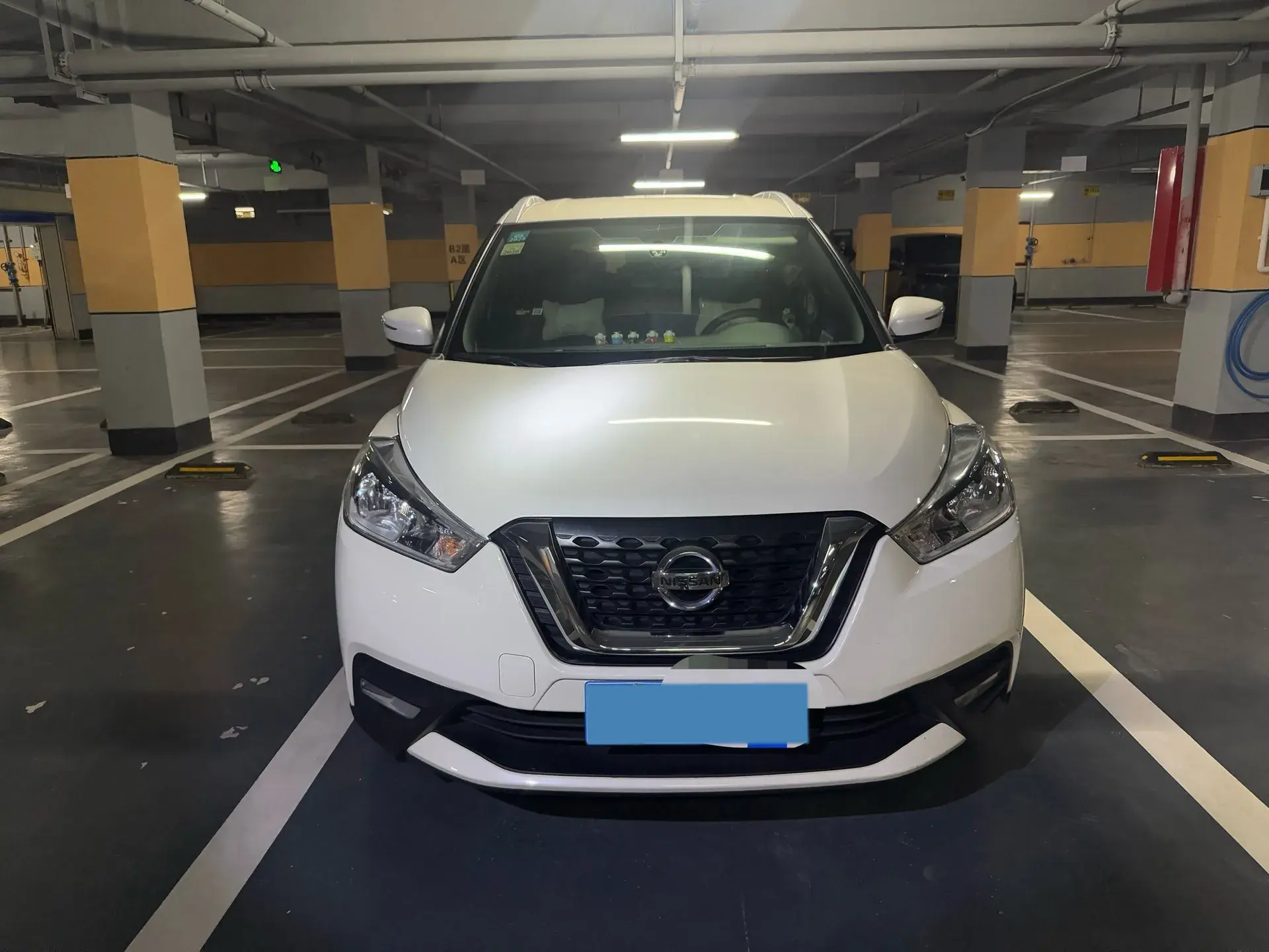 2019 NISSAN KICKS thumbnail 2