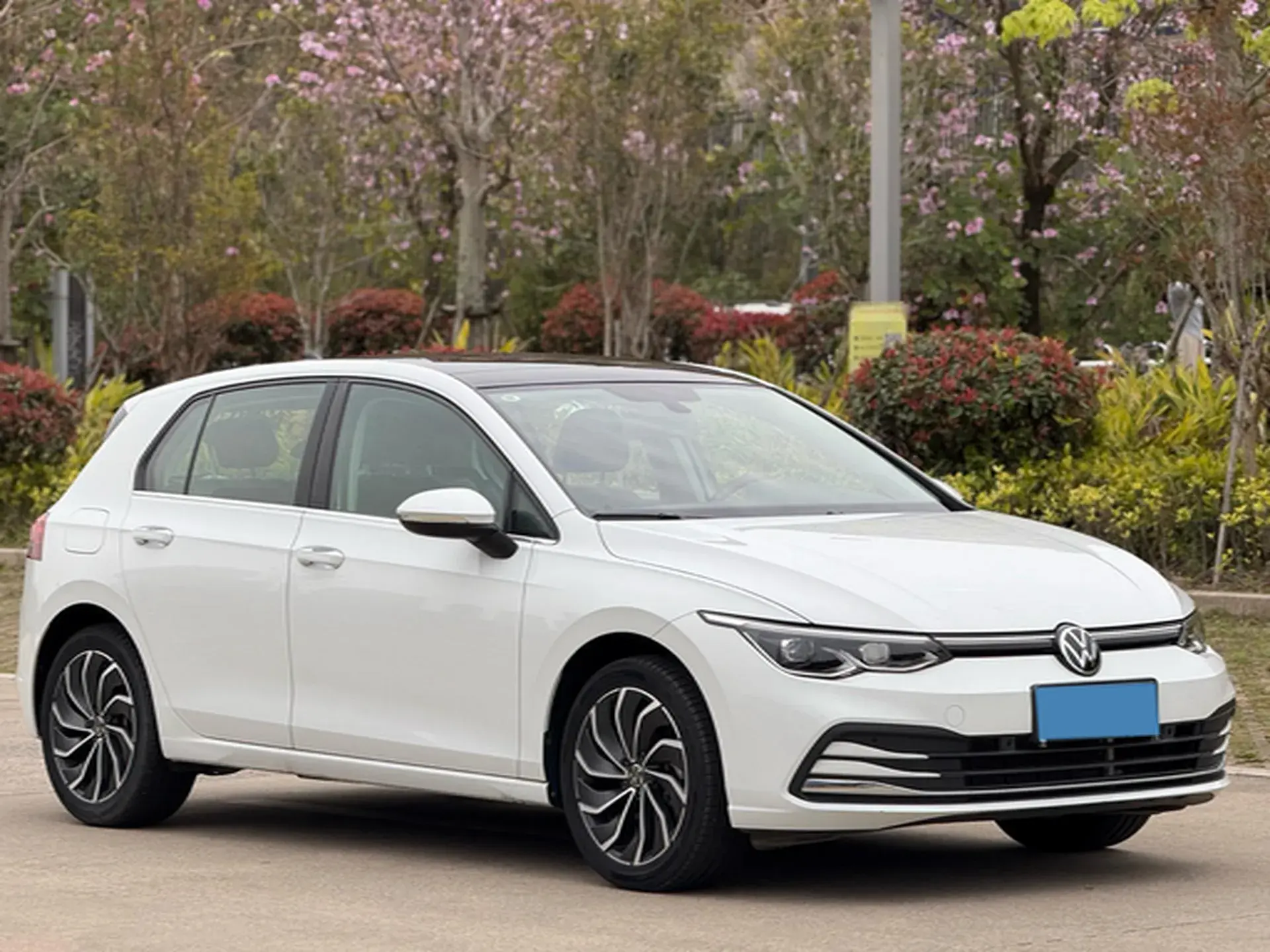 2021 VOLKSWAGEN GOLF thumbnail 3