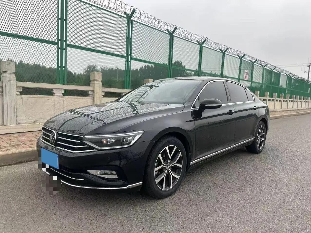 2020 VOLKSWAGEN MAGOTAN view 1