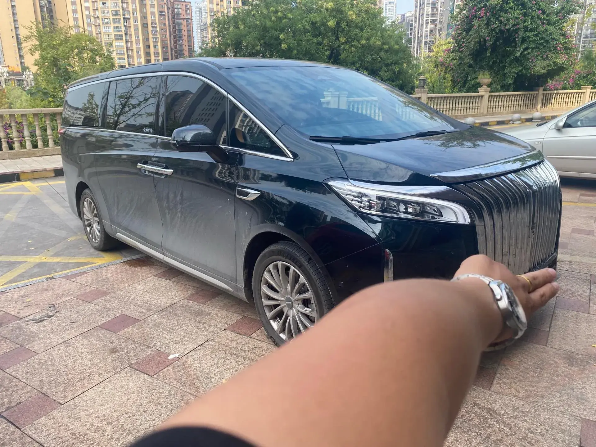 2024 VOYAH ZHUIGUANG thumbnail 3