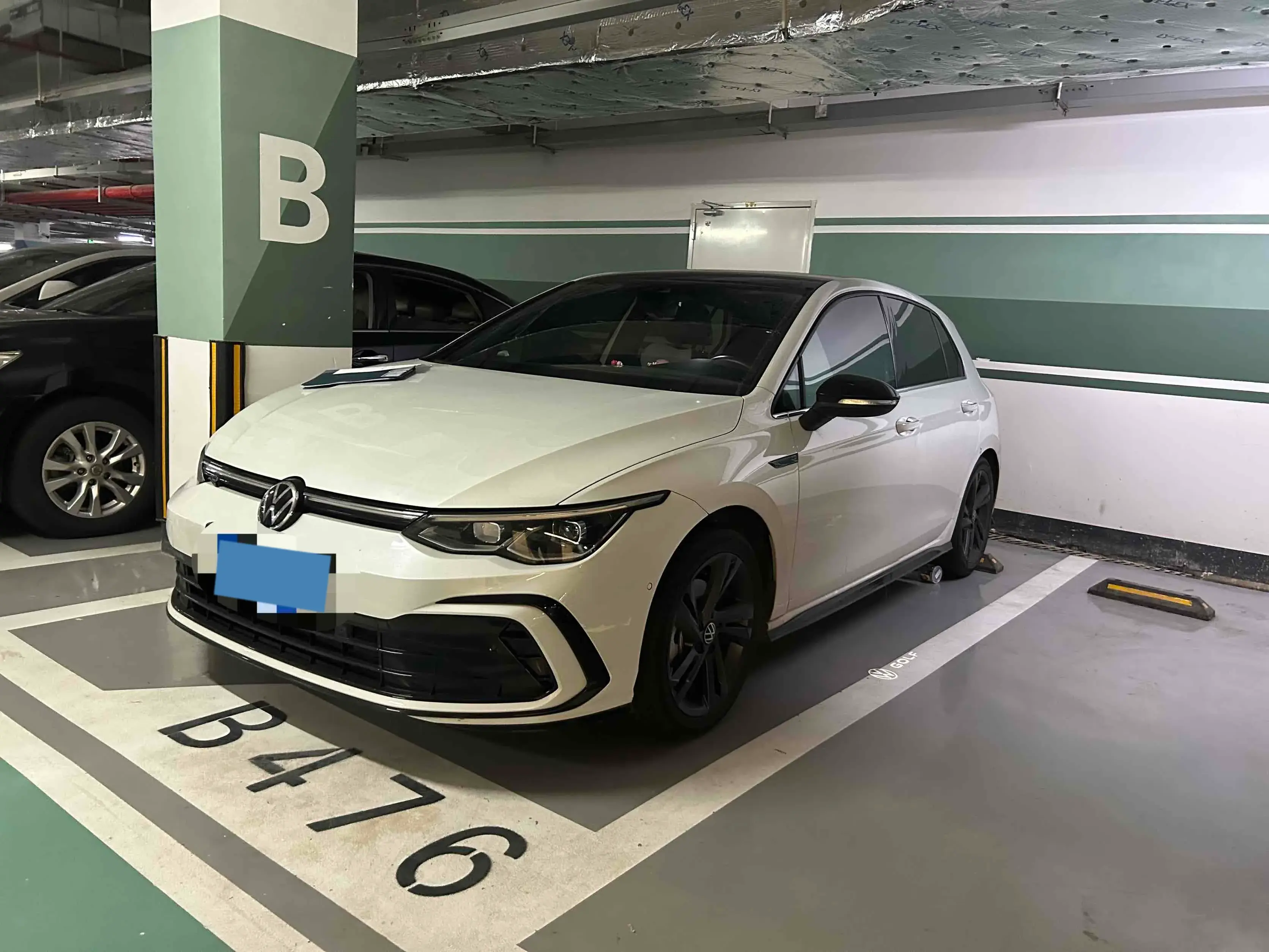 2021 VOLKSWAGEN GOLF view 1