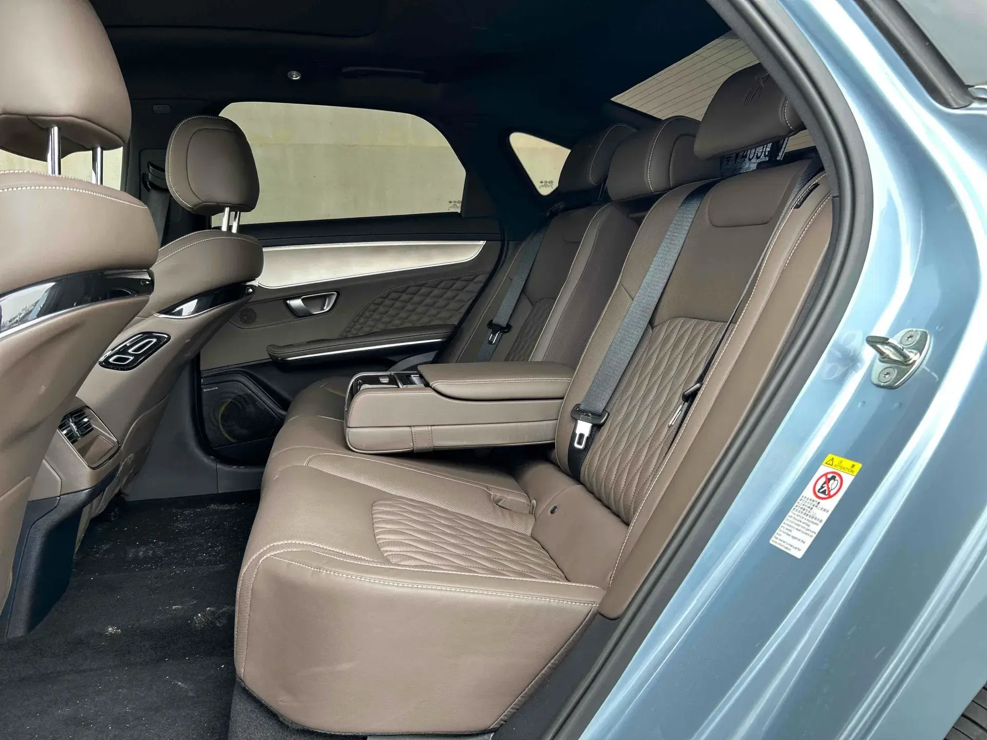 2023 BYD HAN thumbnail 4