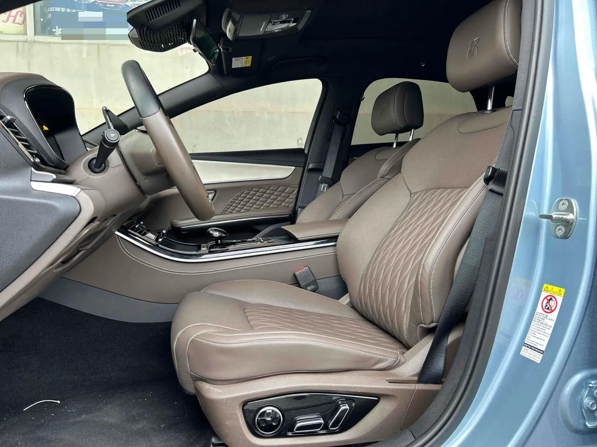 2023 BYD HAN thumbnail 3