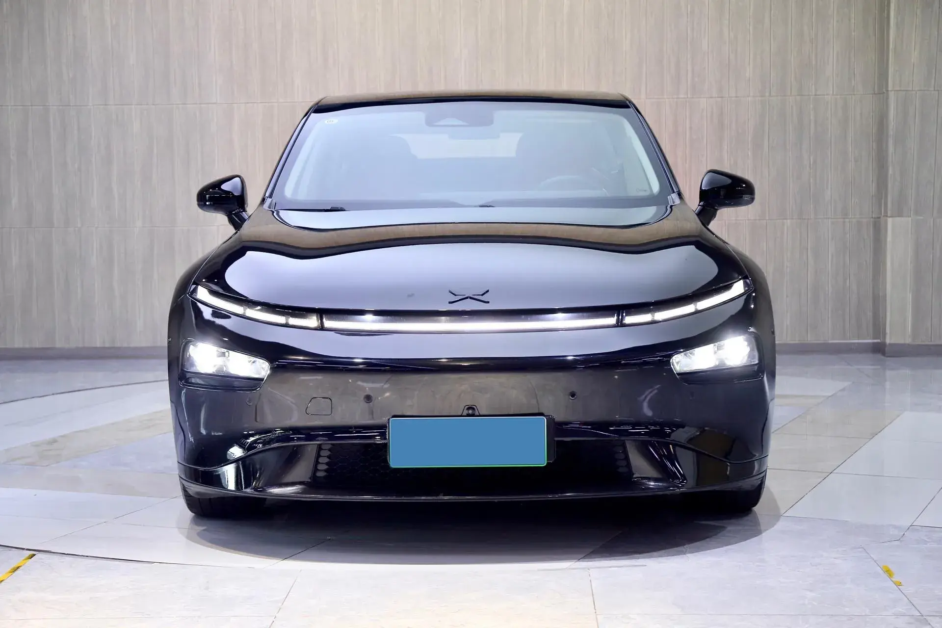 2021 XPENG P7 thumbnail 3