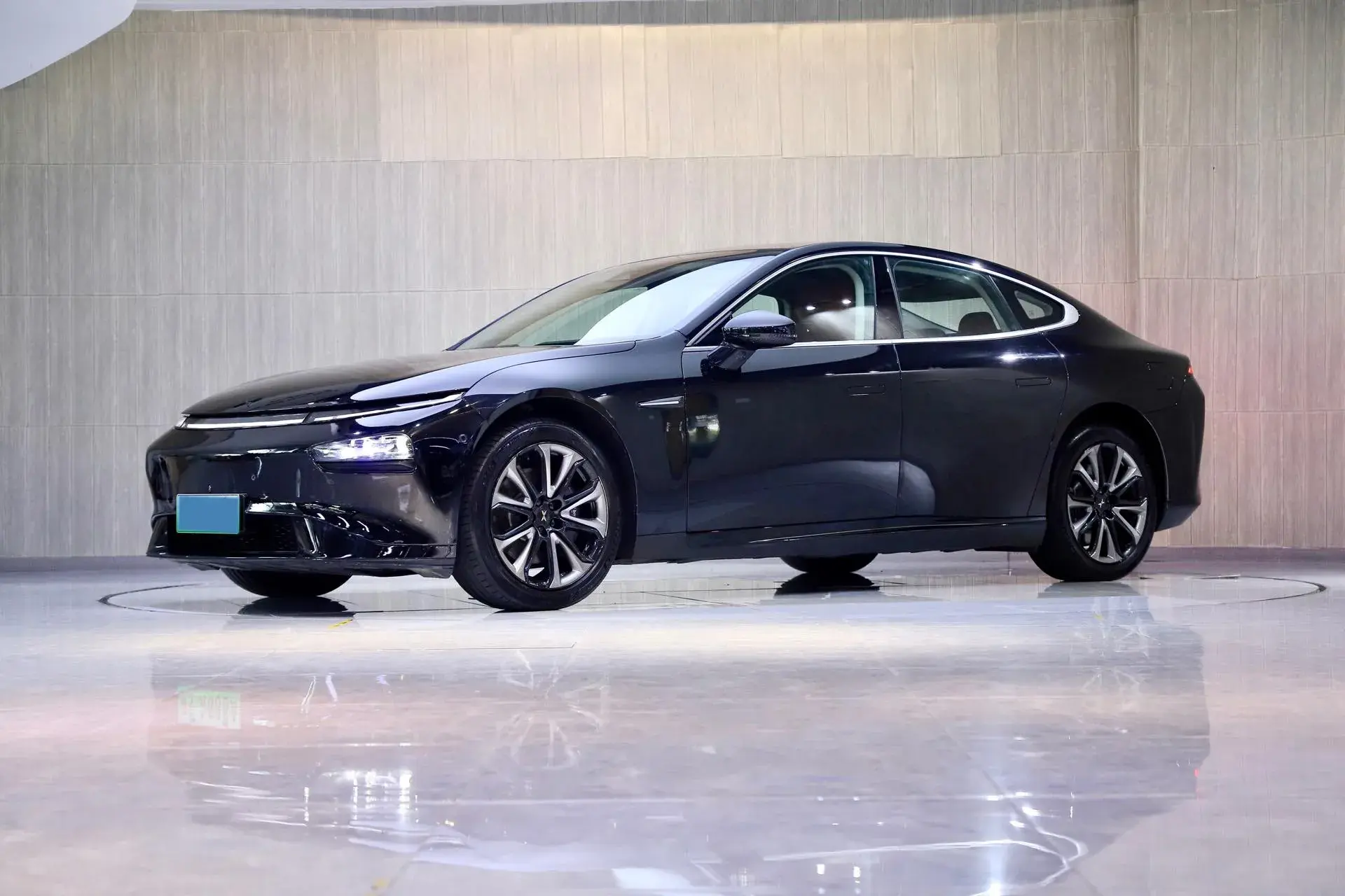 2021 XPENG P7 view 1