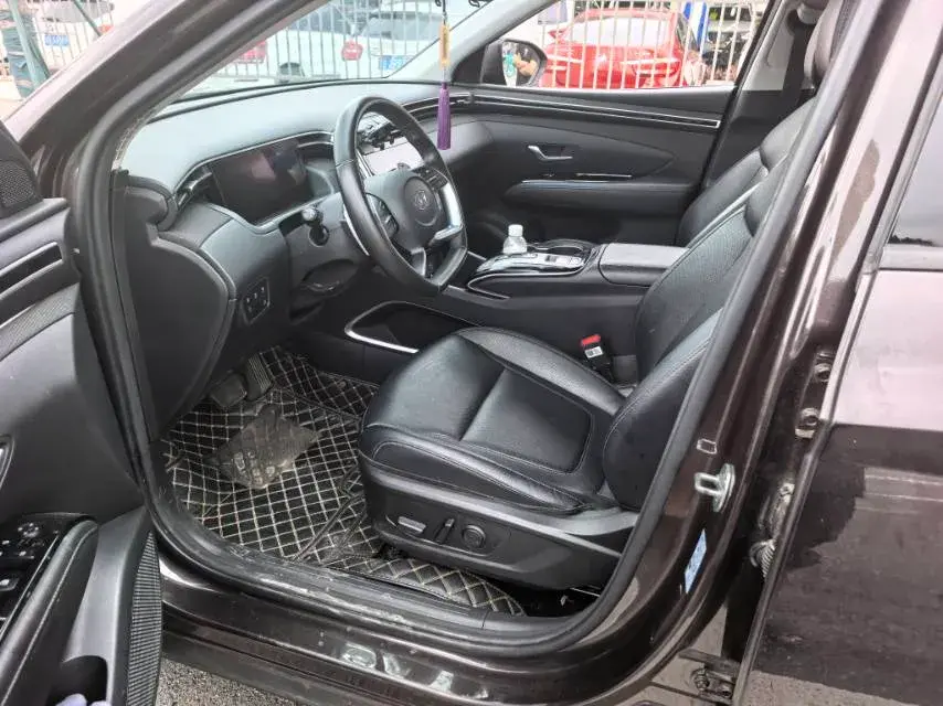 2021 HYUNDAI TUCSON thumbnail 2