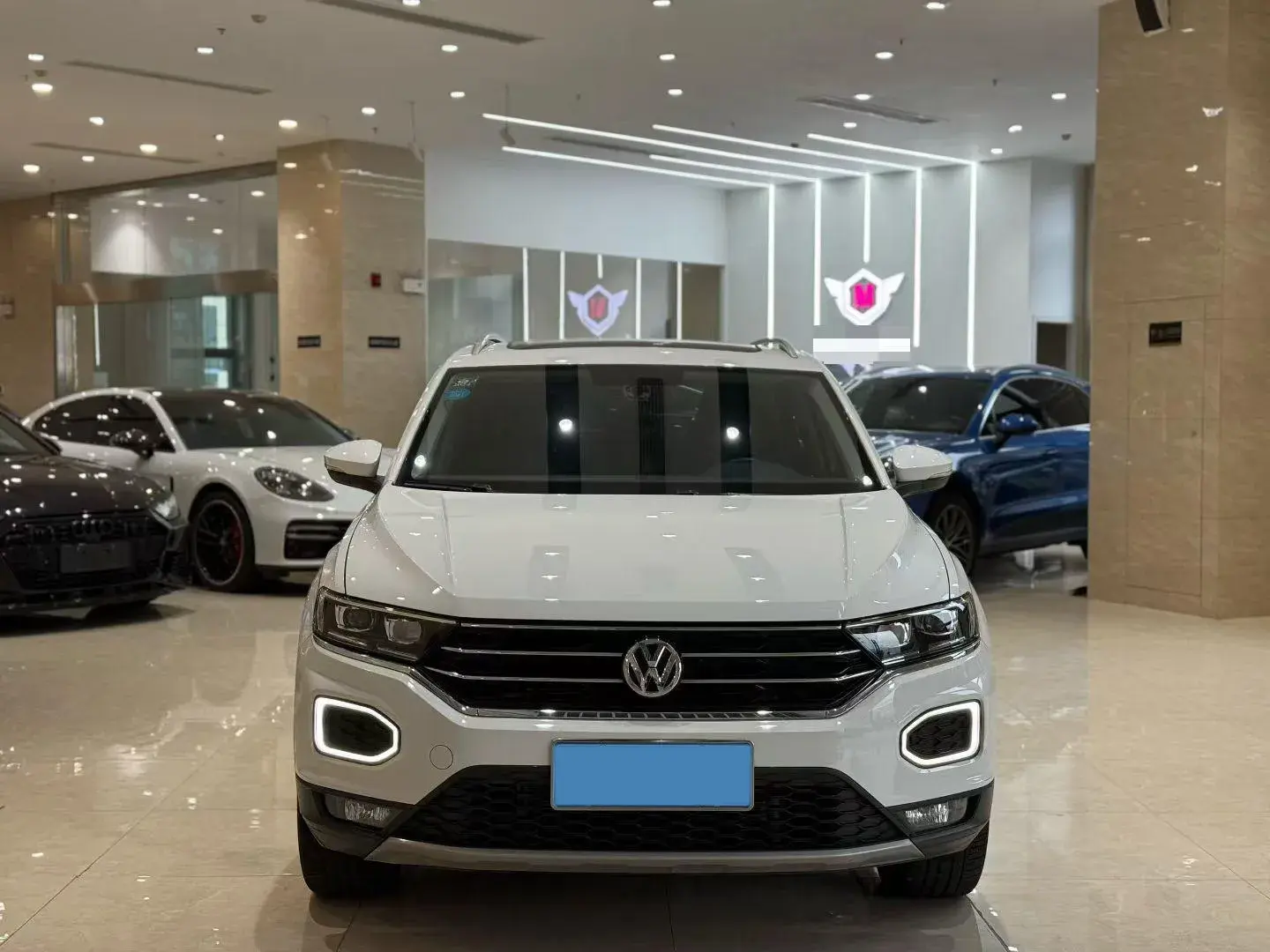 2020 VOLKSWAGEN T-ROC thumbnail 2