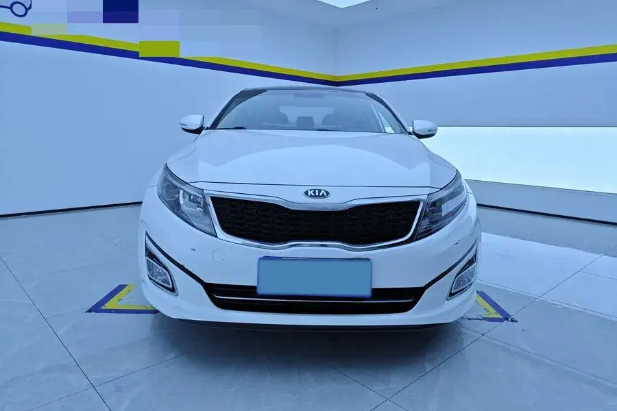 2015 KIA K5 thumbnail 3