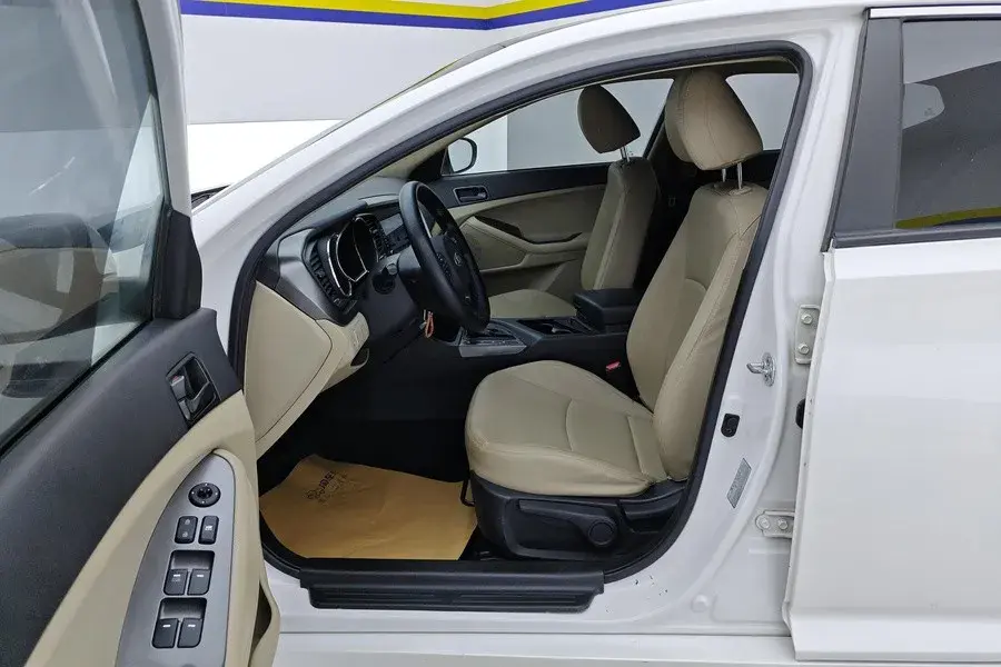 2015 KIA K5 thumbnail 4