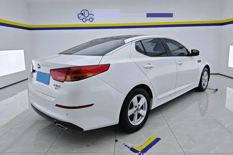 2015 KIA K5 thumbnail 2