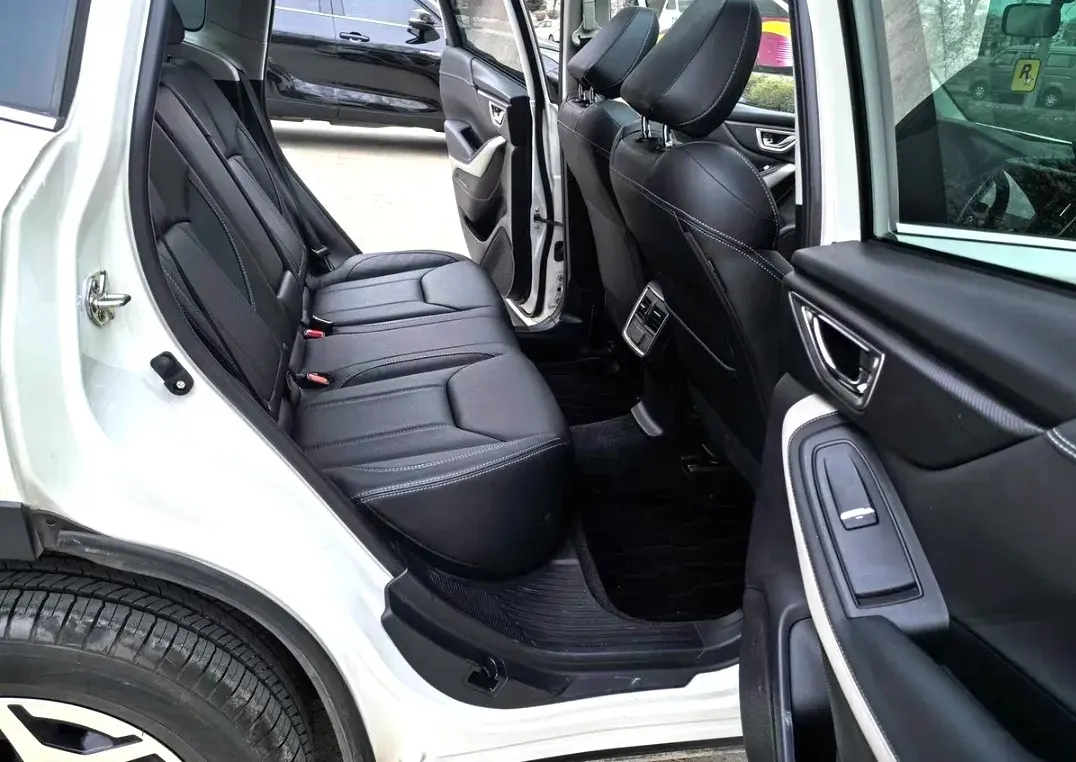 2022 SUBARU FORESTER thumbnail 4