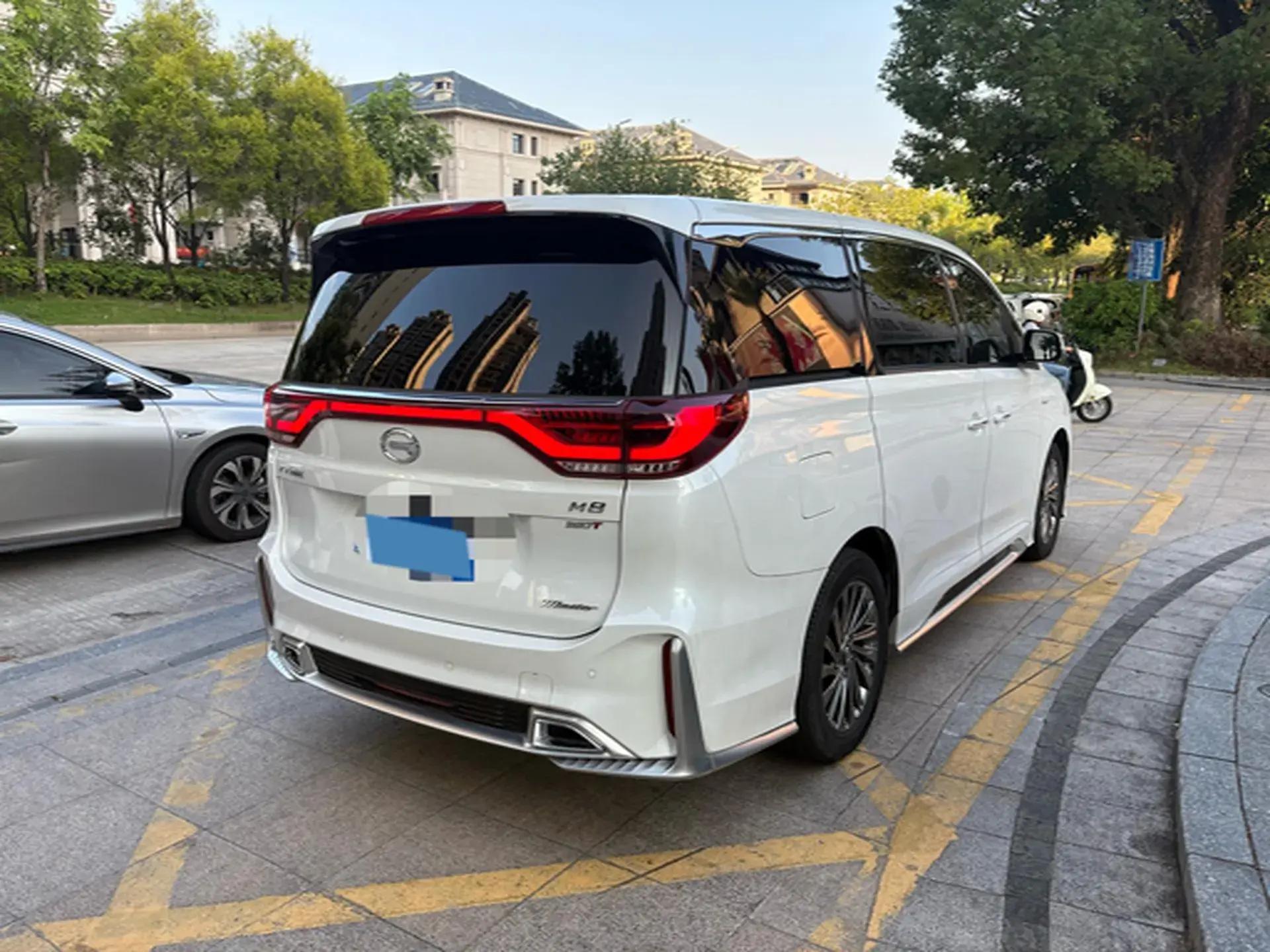 2021 GAC TRUMPCHI thumbnail 3