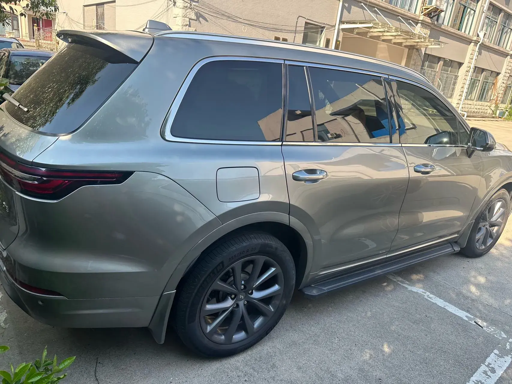 2020 LI ONE thumbnail 3