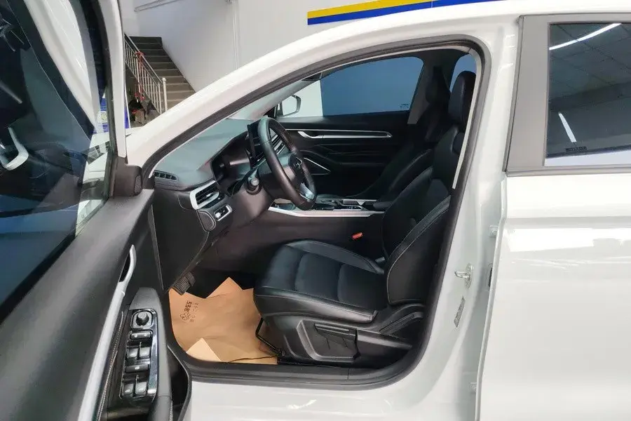 2023 GEELY EMGRAND thumbnail 4