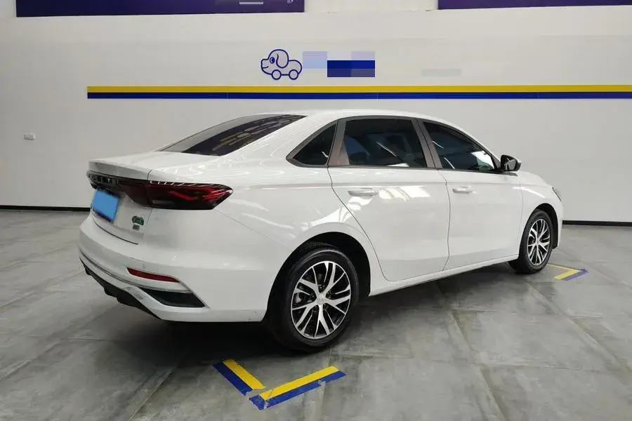 2023 GEELY EMGRAND thumbnail 2
