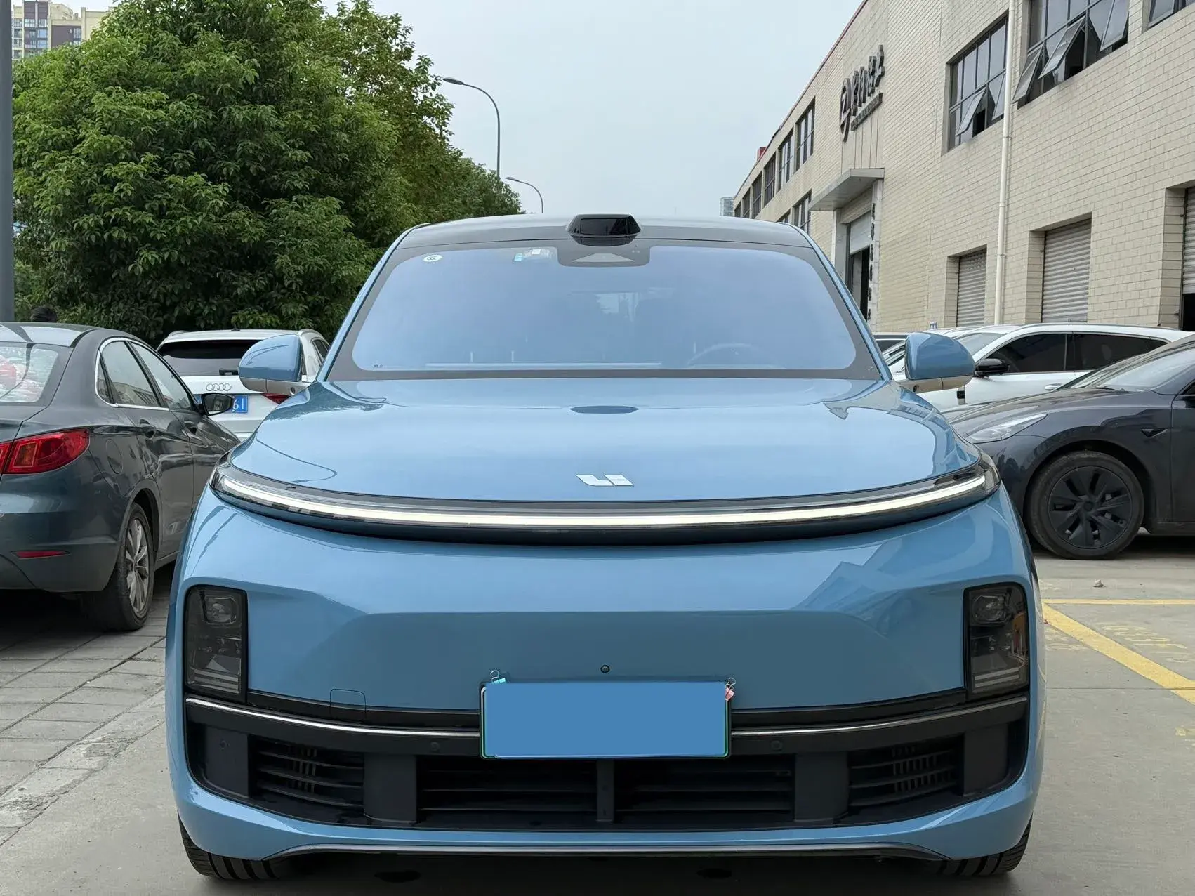 2022 LI L9 thumbnail 2