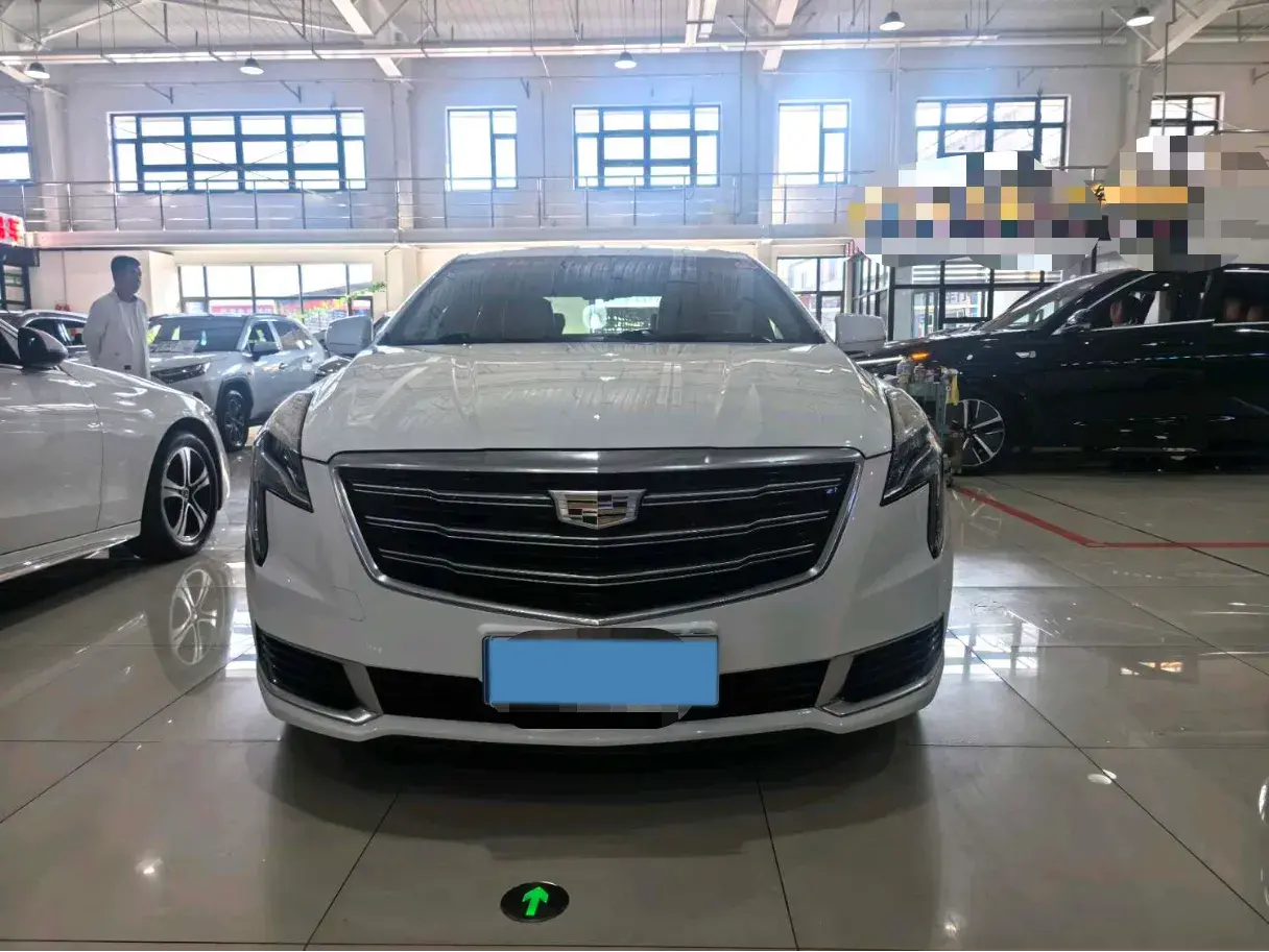 2018 CADILLAC XTS thumbnail 2