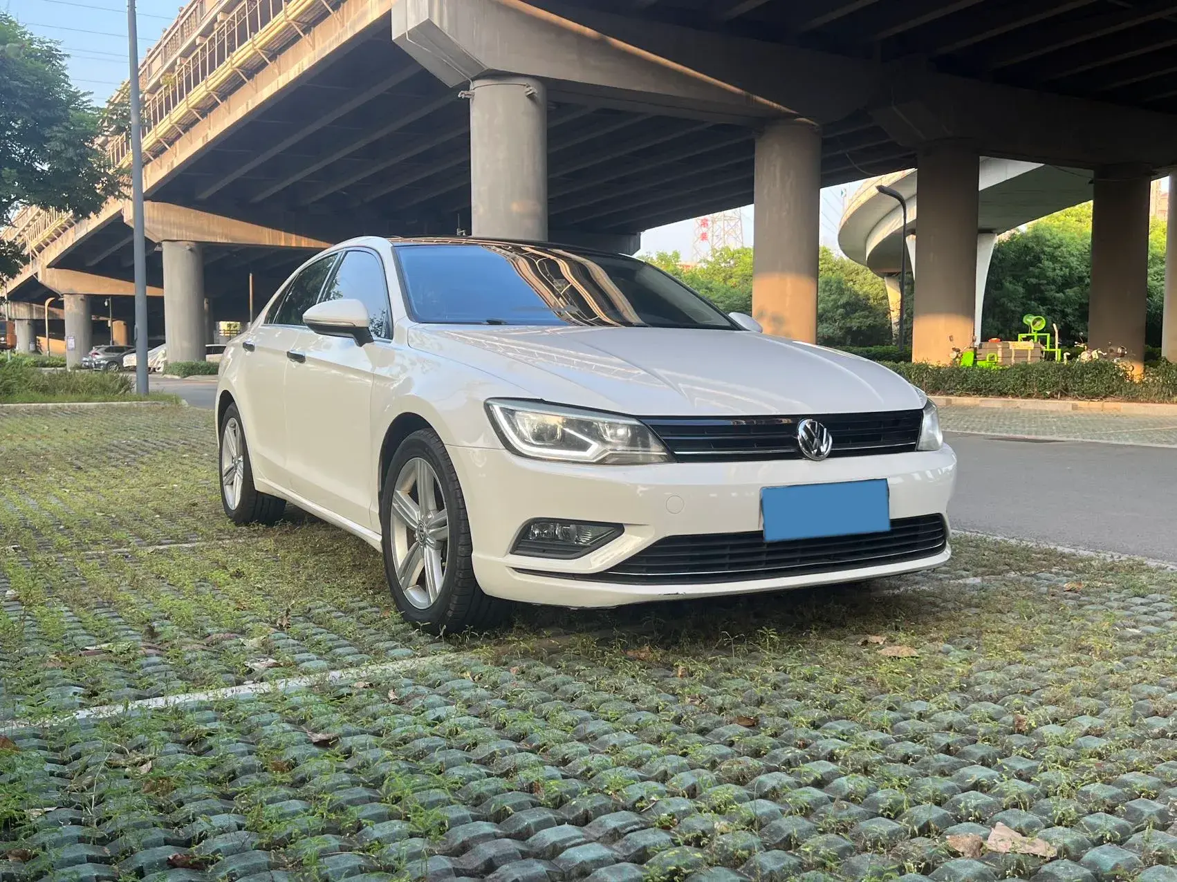 2017 VOLKSWAGEN LAMANDO thumbnail 2