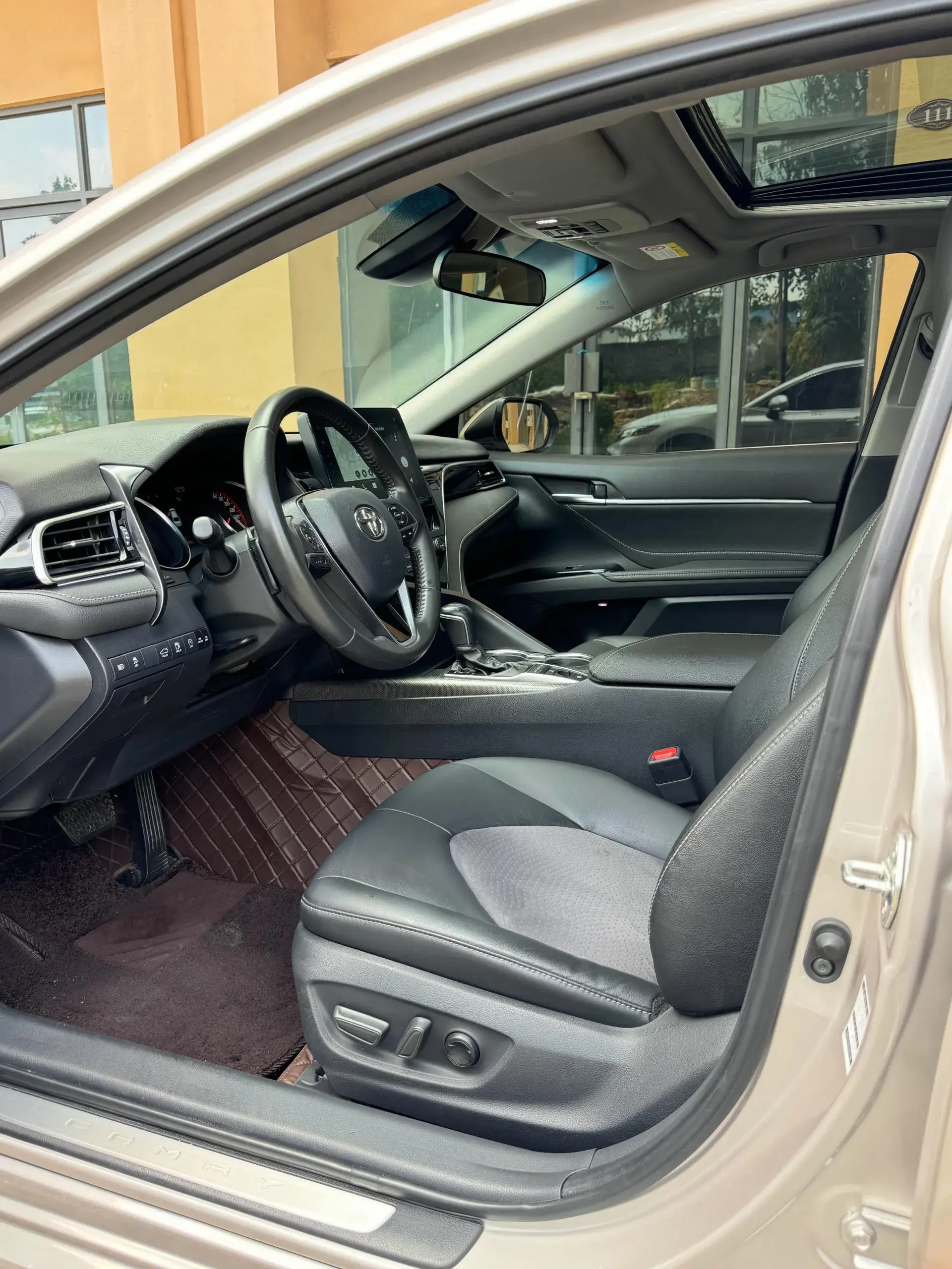 2021 TOYOTA CAMRY thumbnail 4