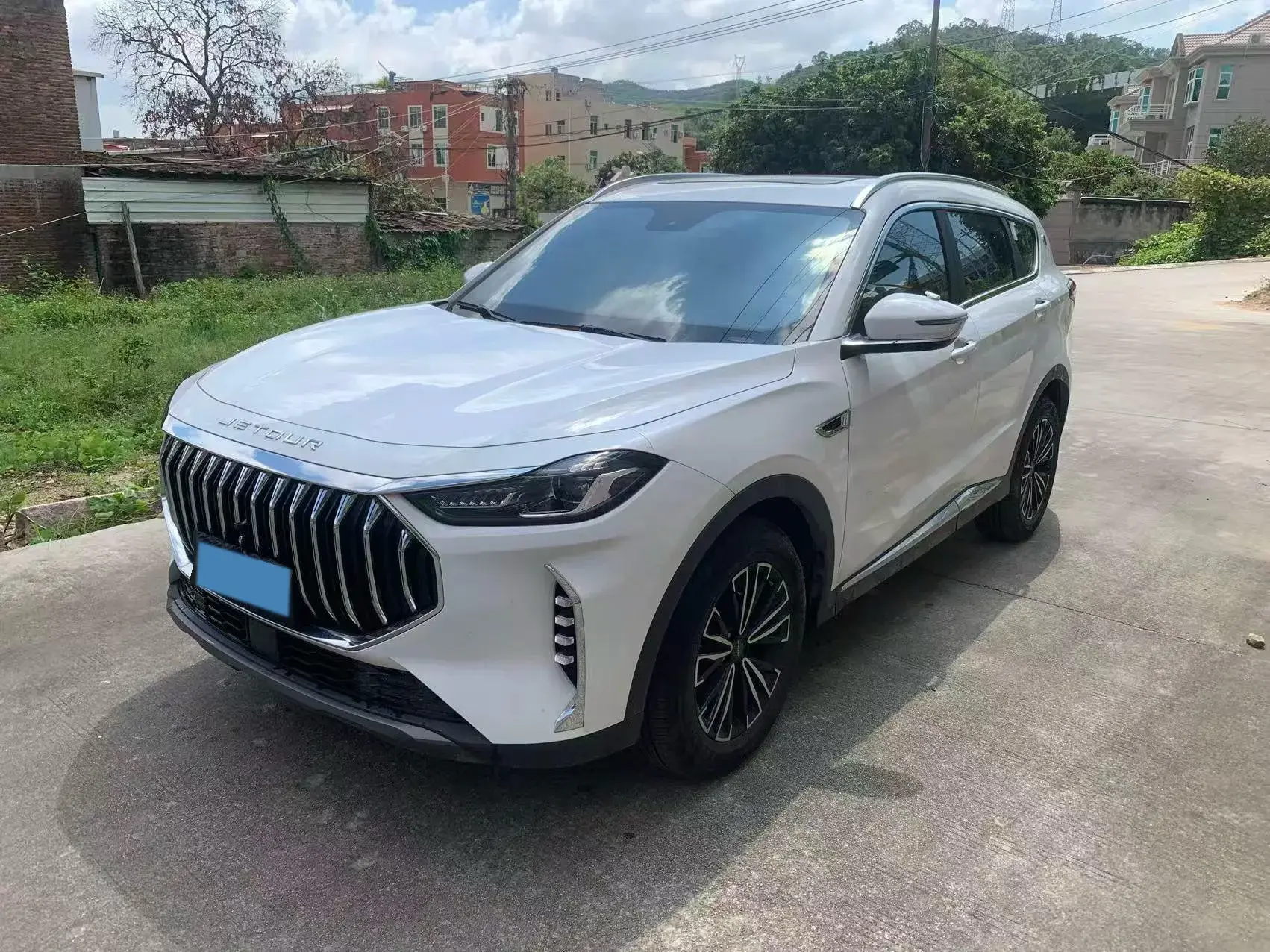 2023 JETOUR X70 view 1