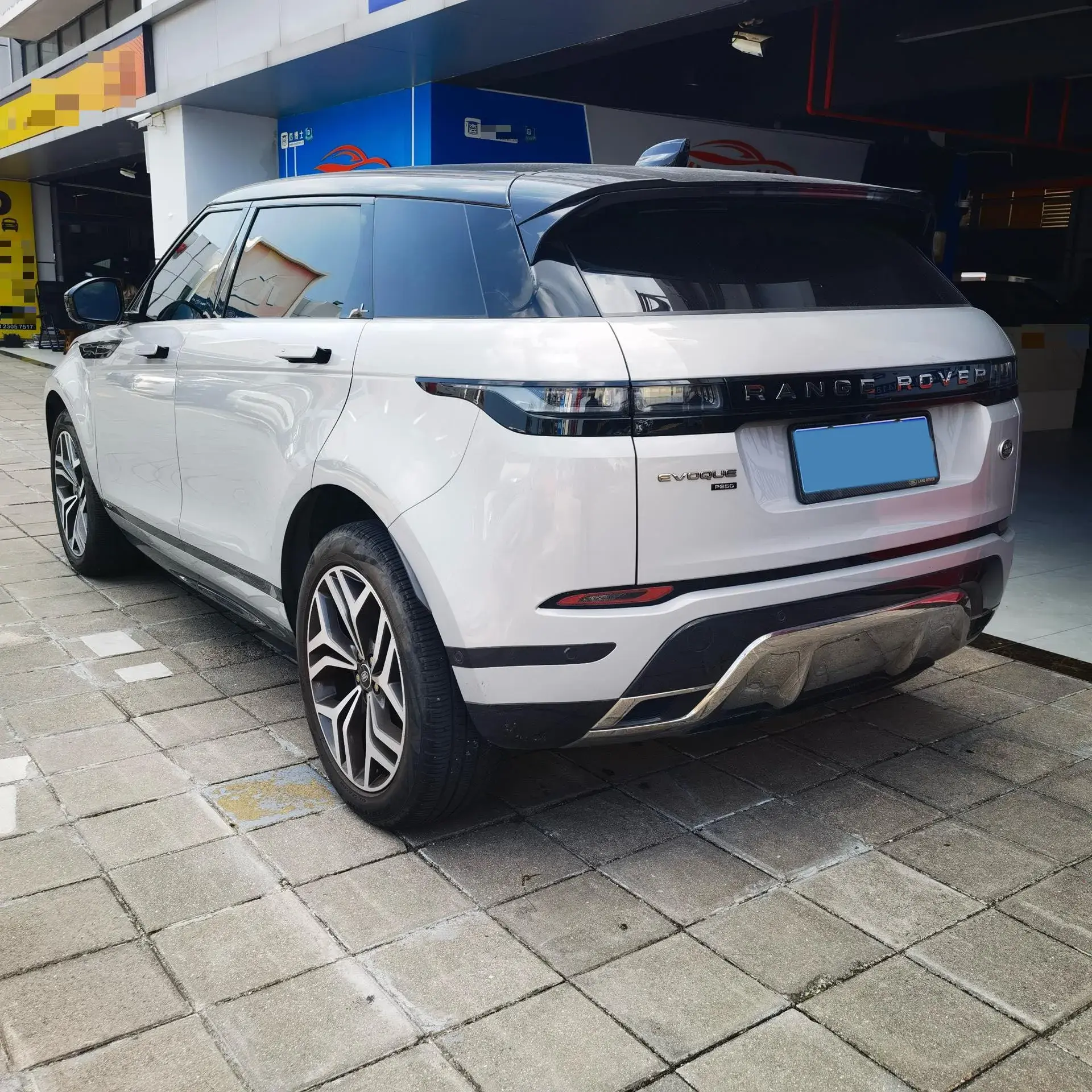 2021 LAND ROVER thumbnail 2