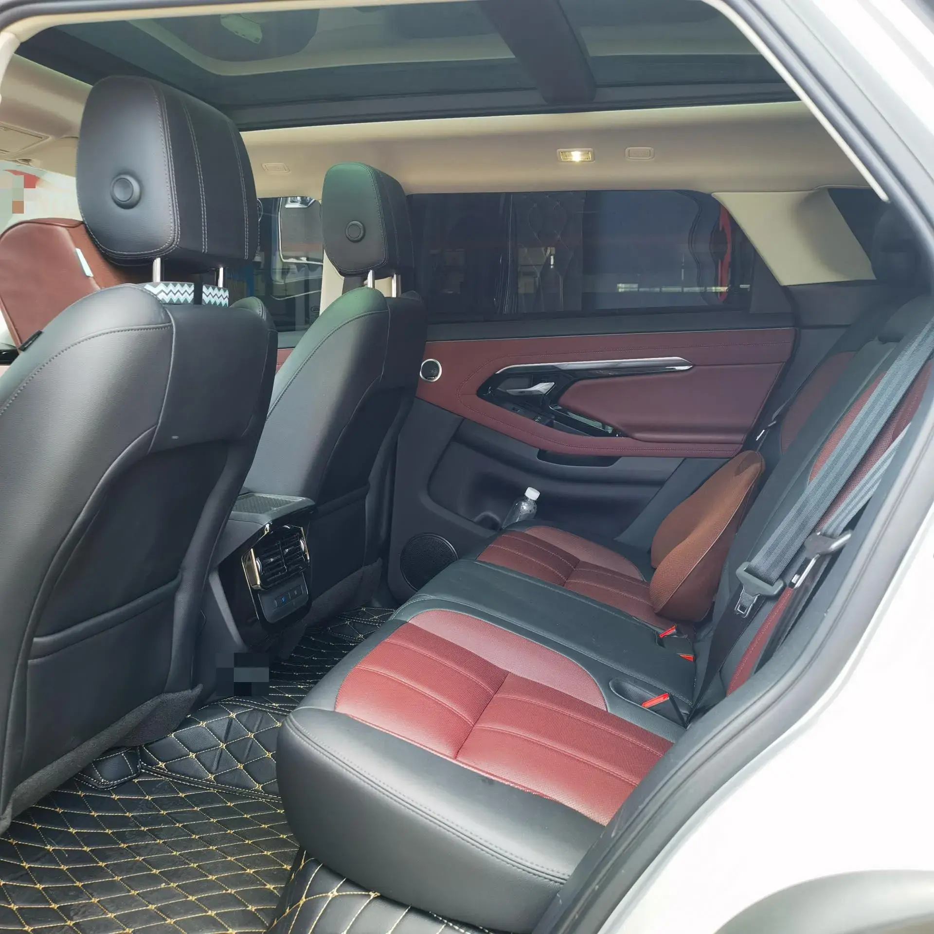 2021 LAND ROVER thumbnail 4