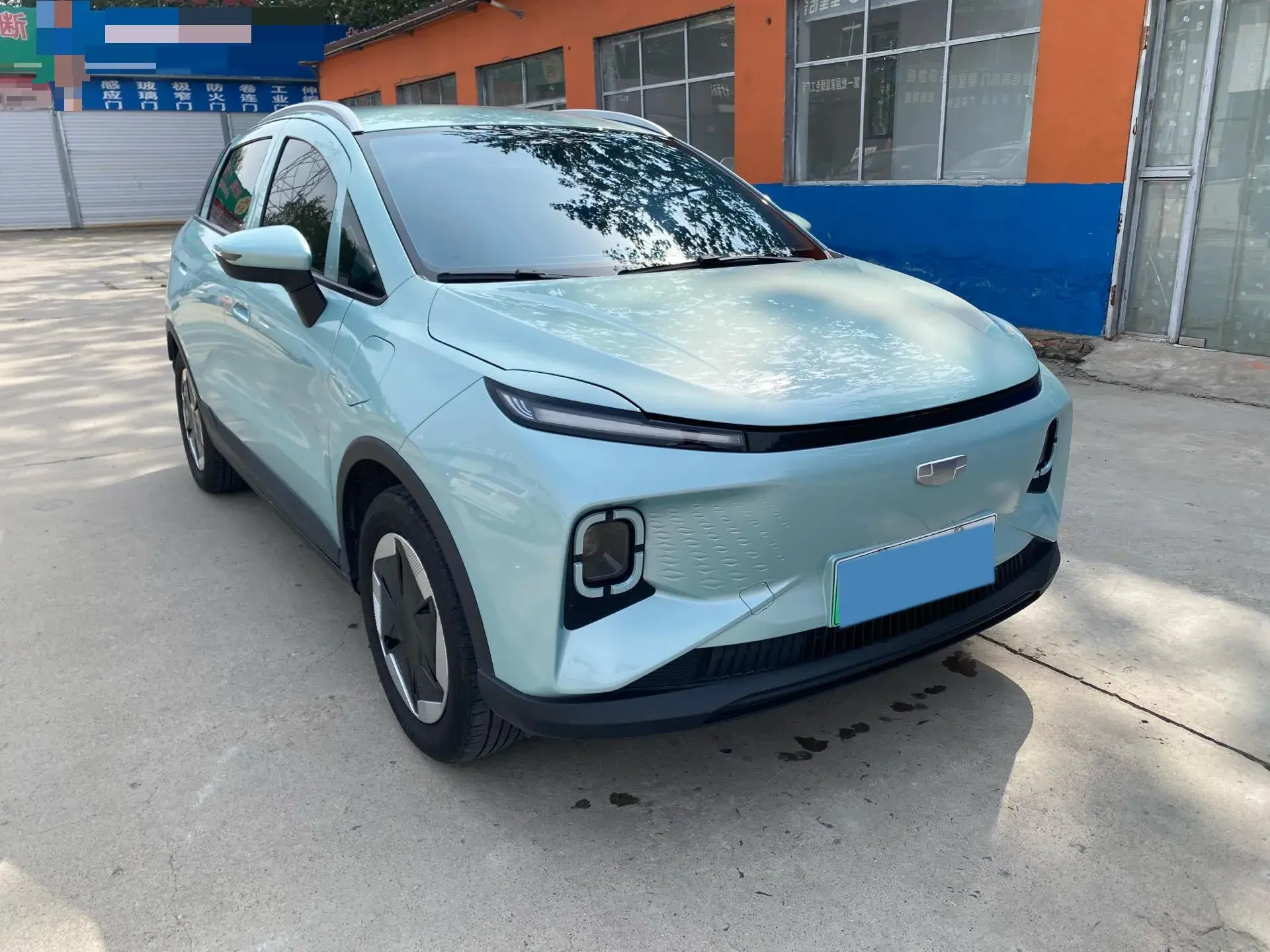 2024 GEOMETRY E thumbnail 3