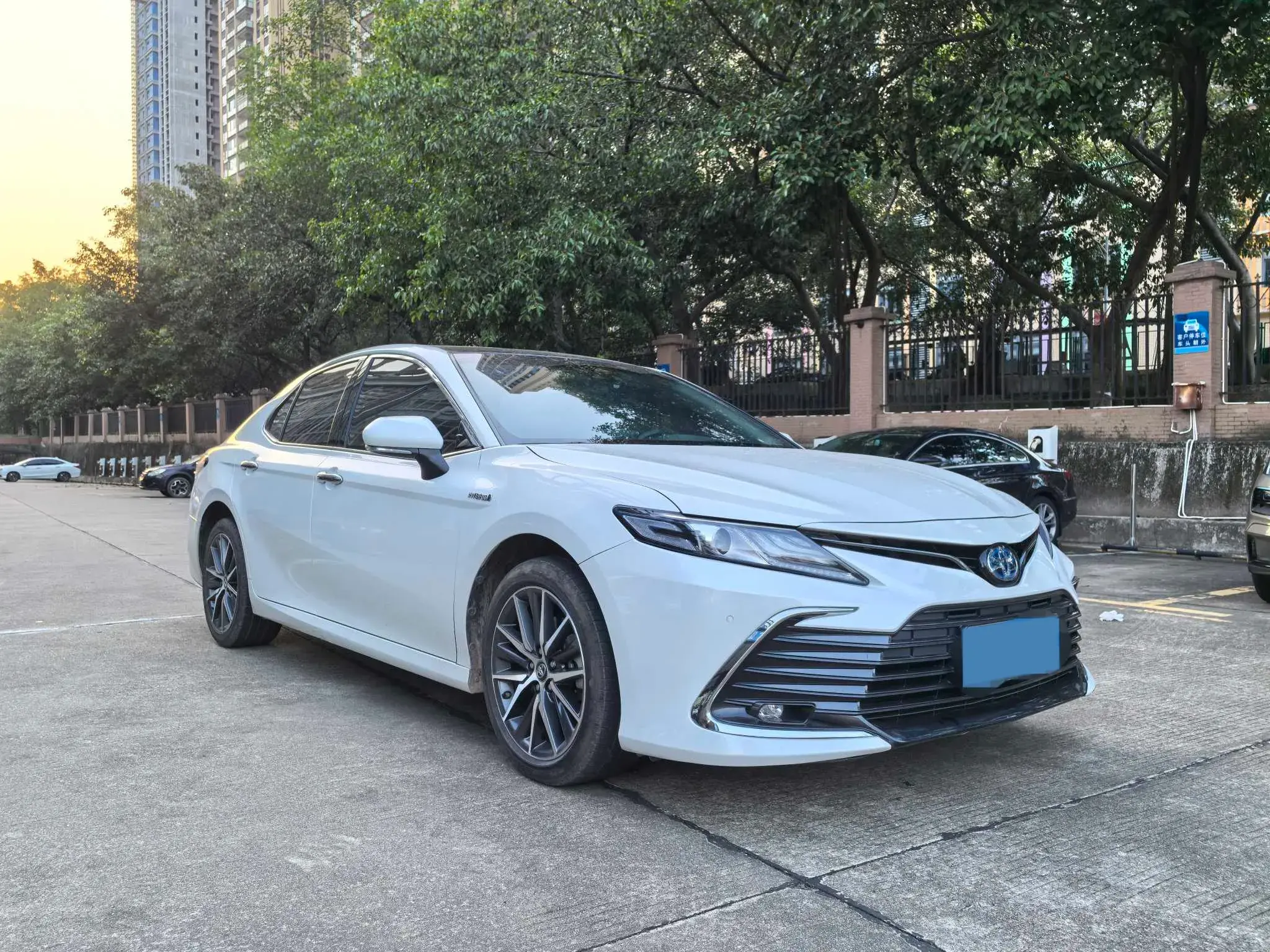 2021 TOYOTA CAMRY thumbnail 3