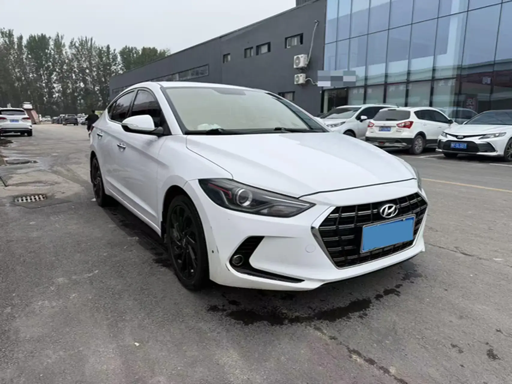 2019 HYUNDAI ELANTRA thumbnail 3