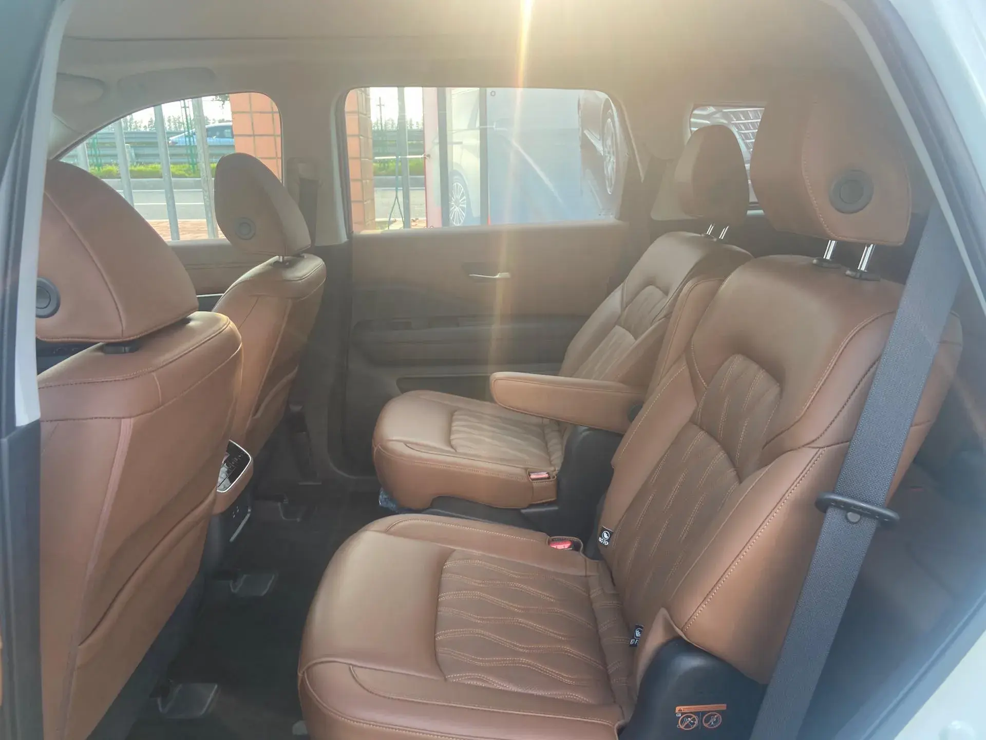 2024 NISSAN PATHFINDER thumbnail 3