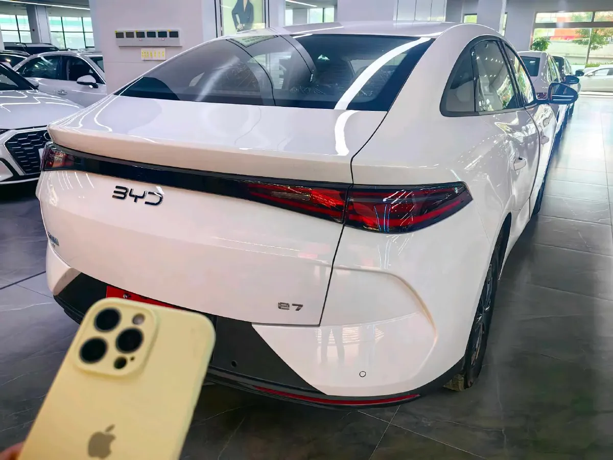 2025 BYD e7 BEV,autocango,china used car exporter,china ev exporter,chinese used car exporter,chinese used ev exporter