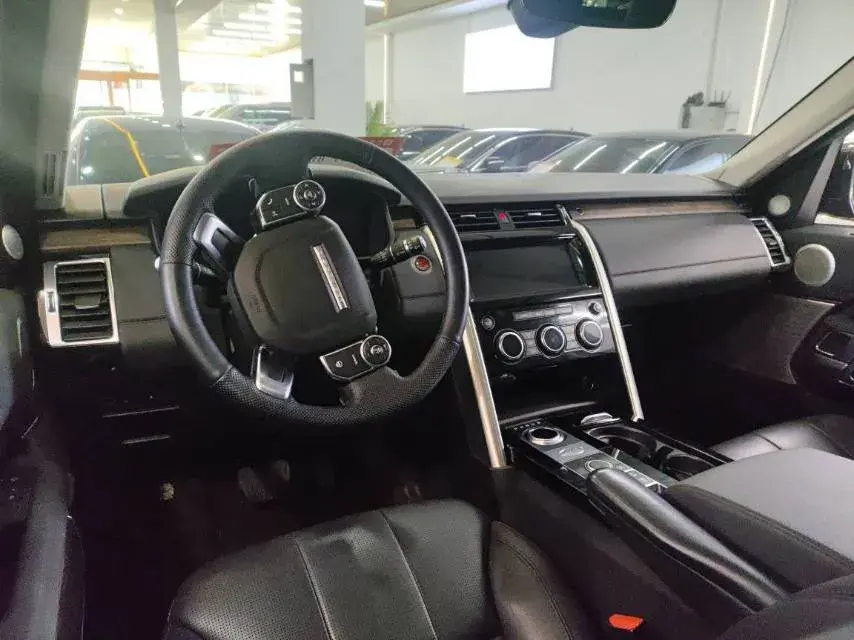 2018 LAND ROVER thumbnail 3