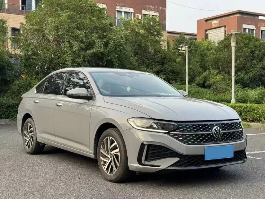 2023 VOLKSWAGEN LAVIDA thumbnail 2