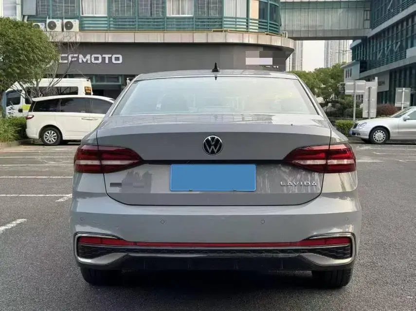 2023 VOLKSWAGEN LAVIDA thumbnail 4