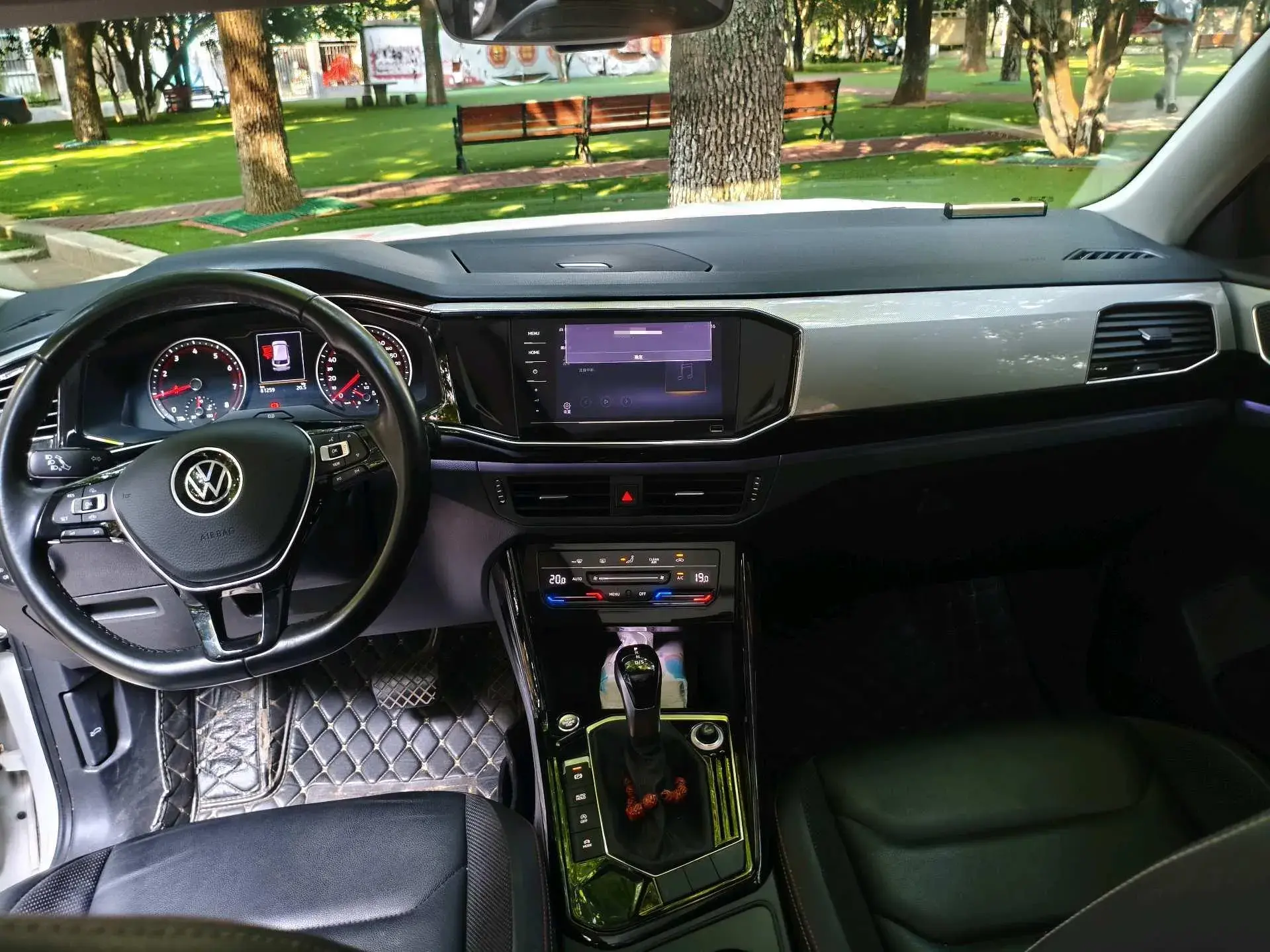 2020 VOLKSWAGEN TAYRON thumbnail 2