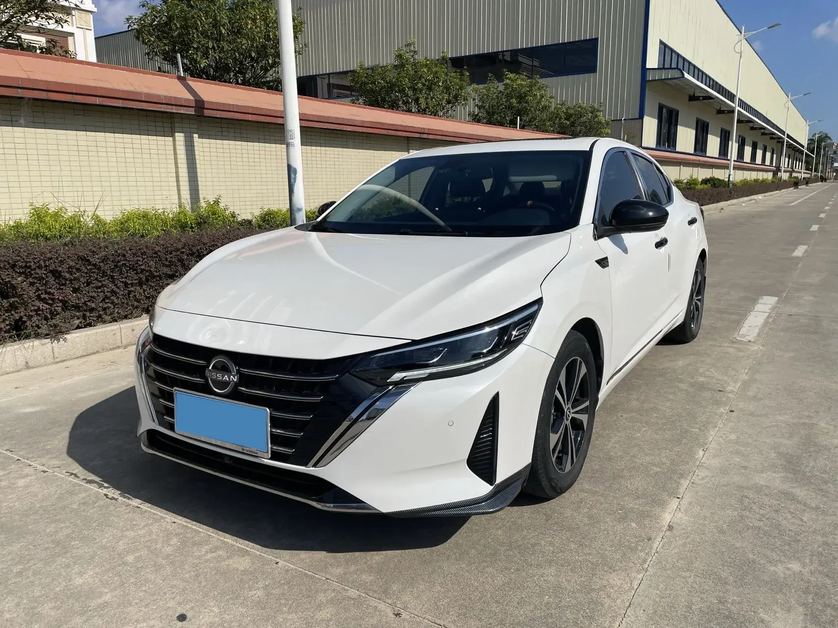 2023 NISSAN SYLPHY view 1