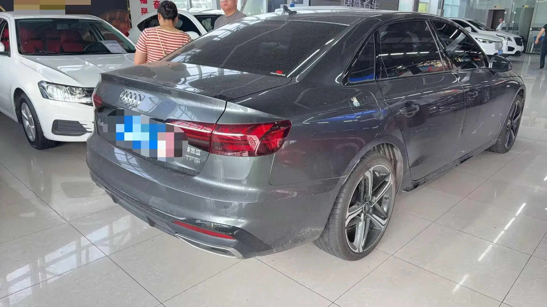 2024 AUDI A4L thumbnail 3