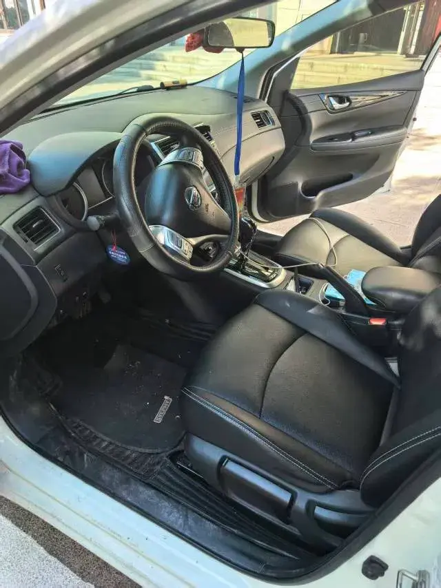 2021 NISSAN TIIDA thumbnail 3