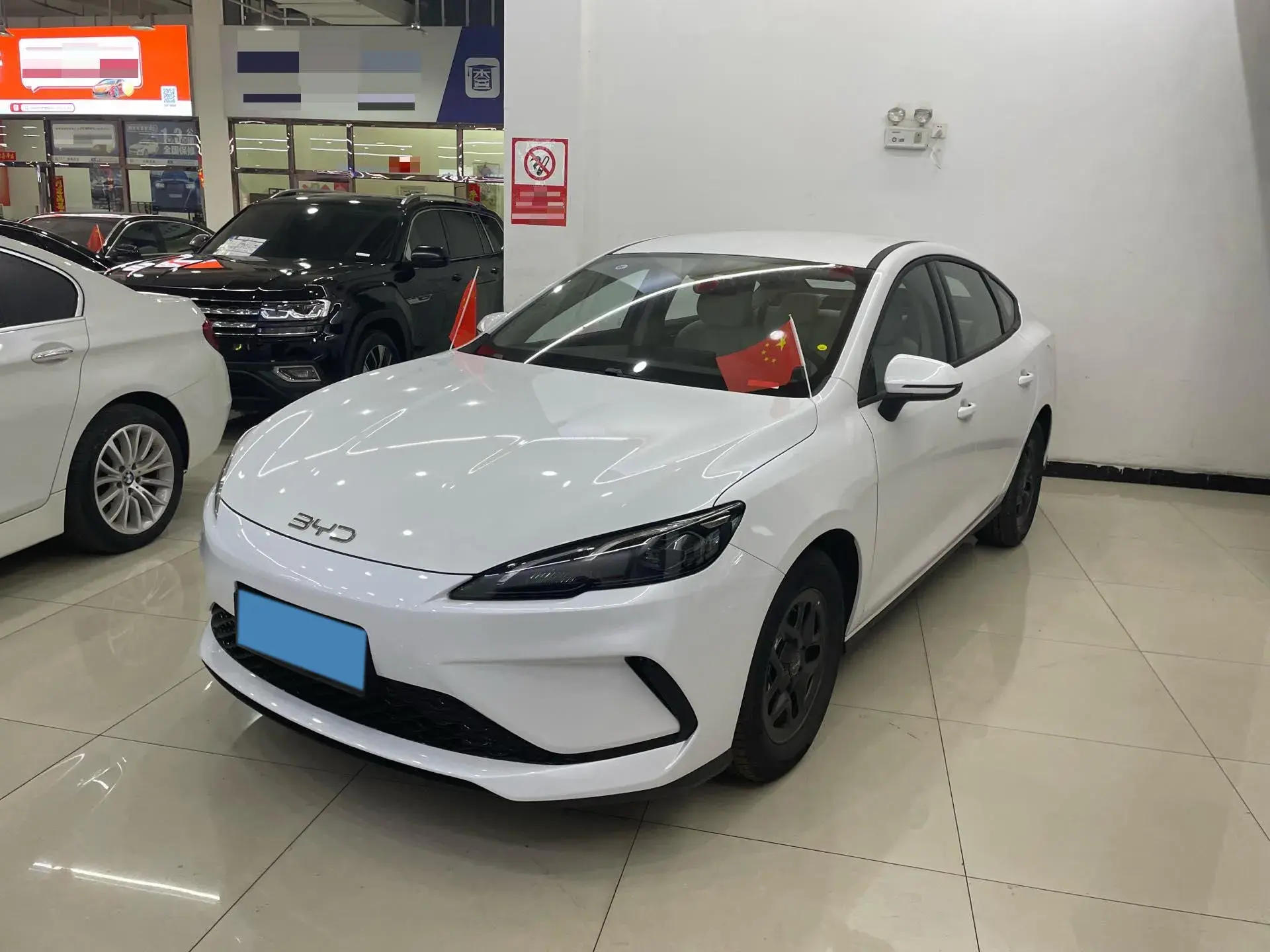 2025 BYD SEAL05 view 1