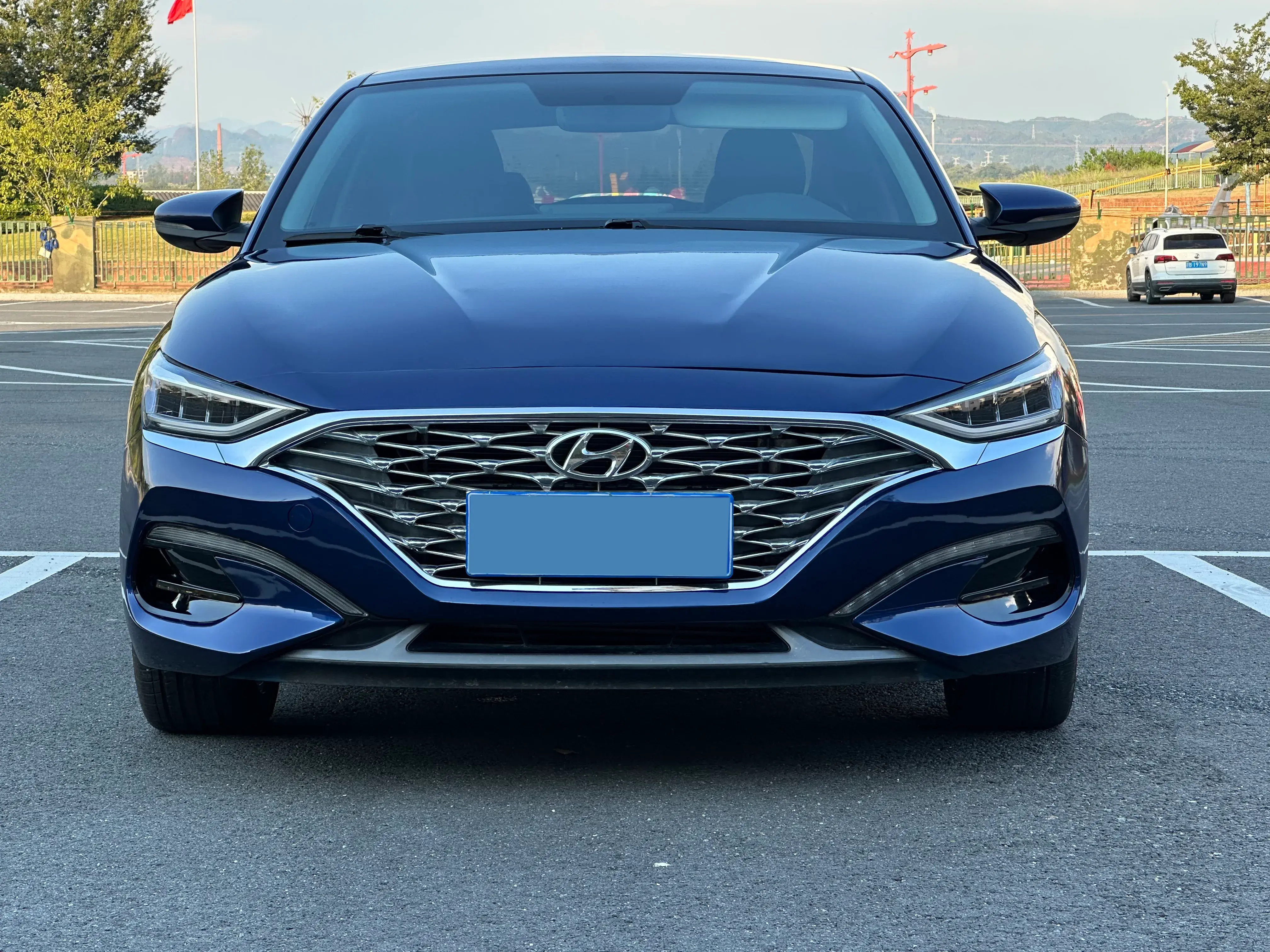 2019 HYUNDAI LA thumbnail 2