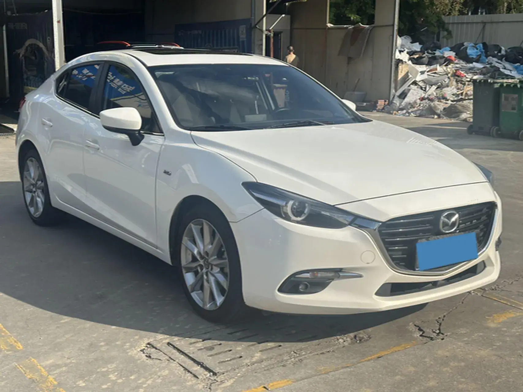 2017 MAZDA 3 thumbnail 3